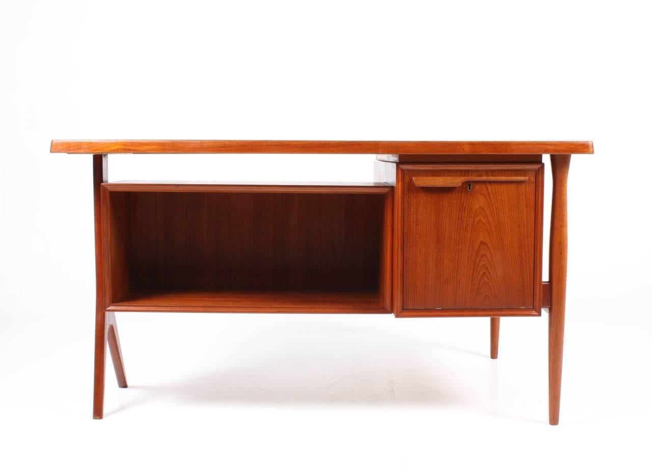 Mid-20th Century Freestanding Teak Desk, 1960s