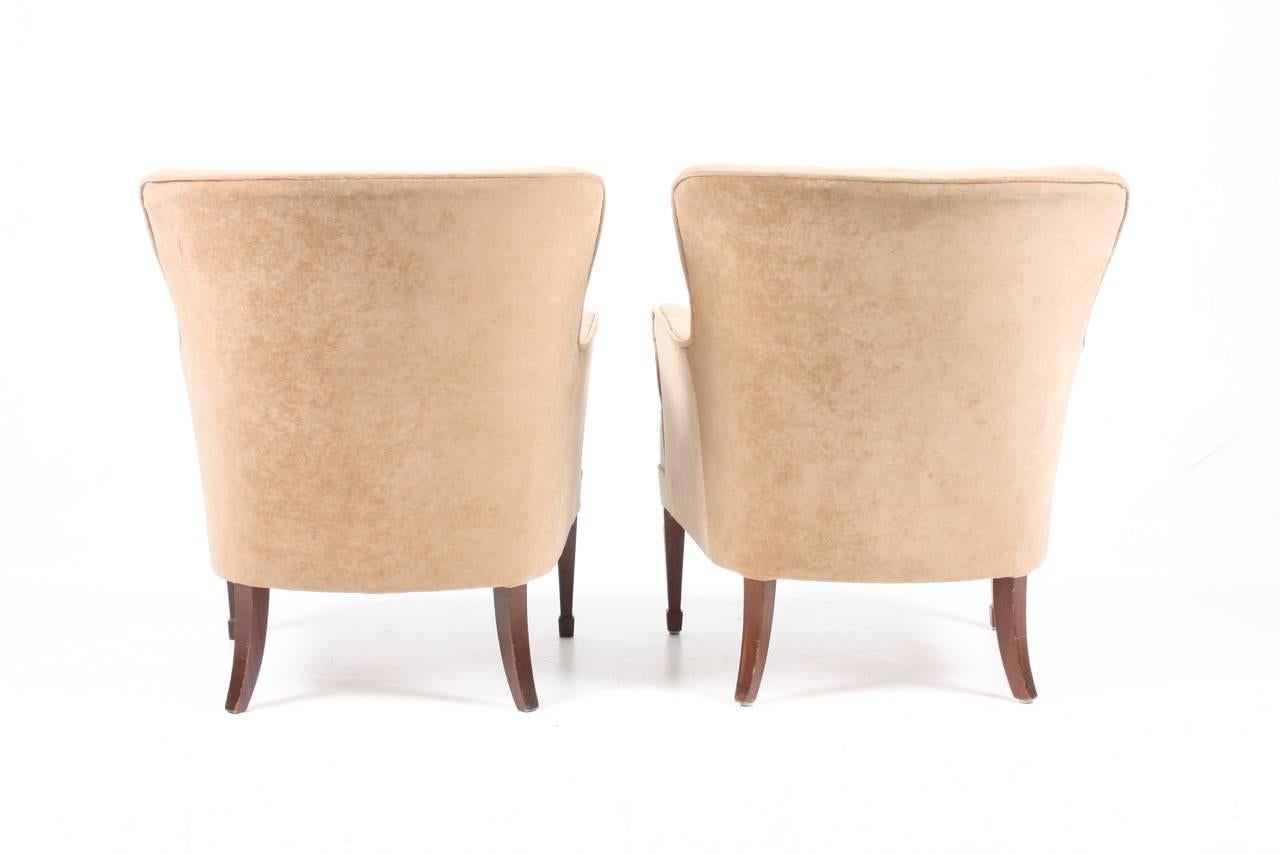 Scandinavian Modern Pair of Lounge Chairs by Frits Henningsen