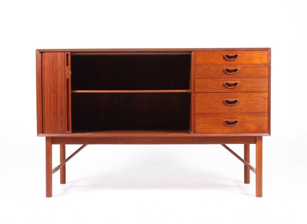 Sideboard by Hvidt & Mølgaard in Teak In Excellent Condition In Lejre, DK