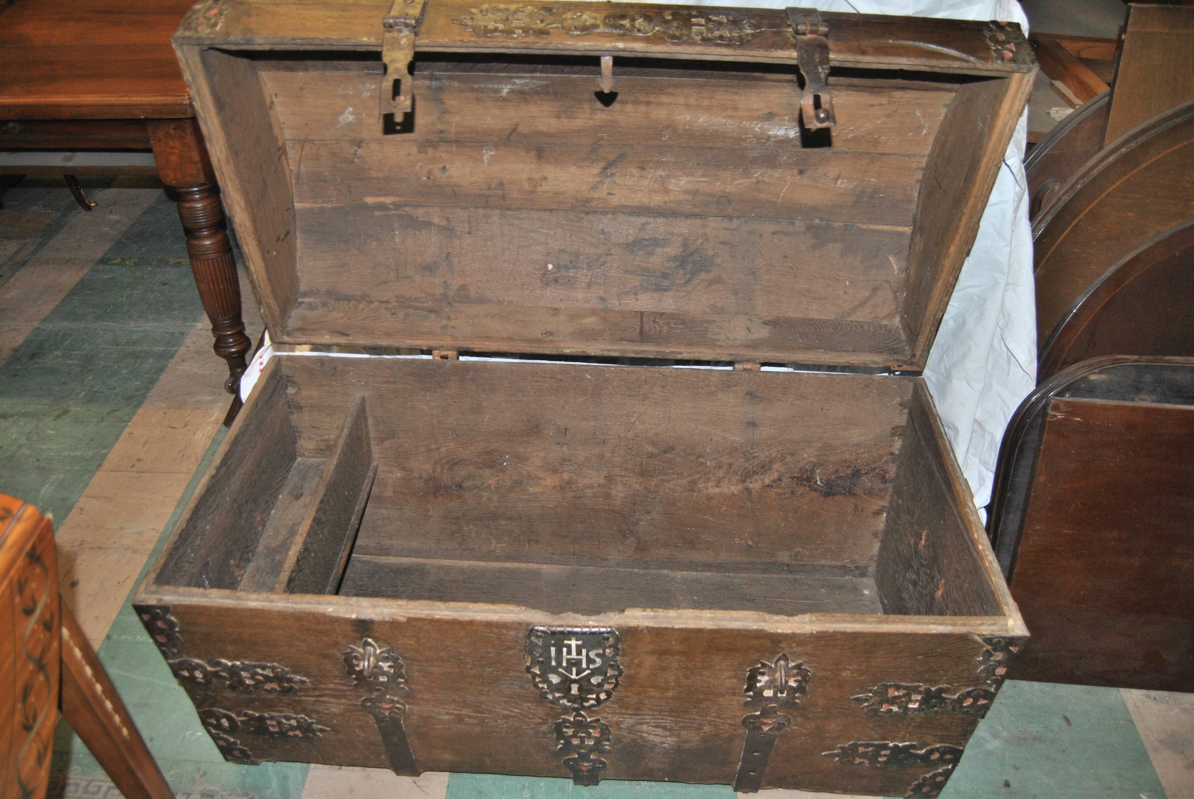 18th Century Sea Chest-Blanket Chest-Coffer In Excellent Condition In Savannah, GA