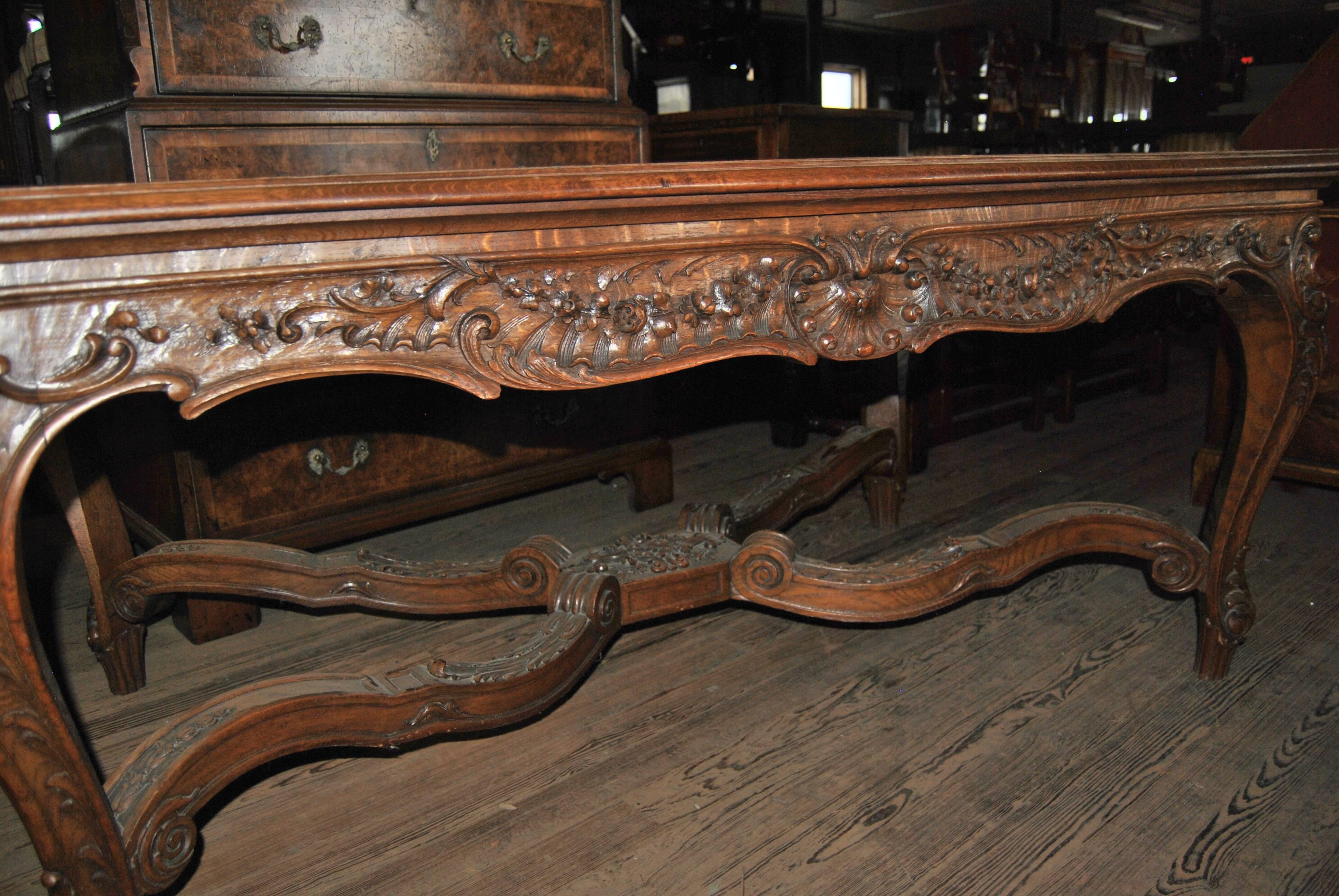 Early 20th Century French Carved Oak Table In Excellent Condition For Sale In Savannah, GA