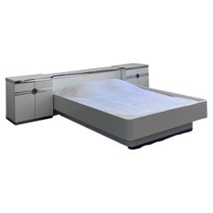 Cabecero y cama de plataforma Pierre Cardin Art Decó de los años 70