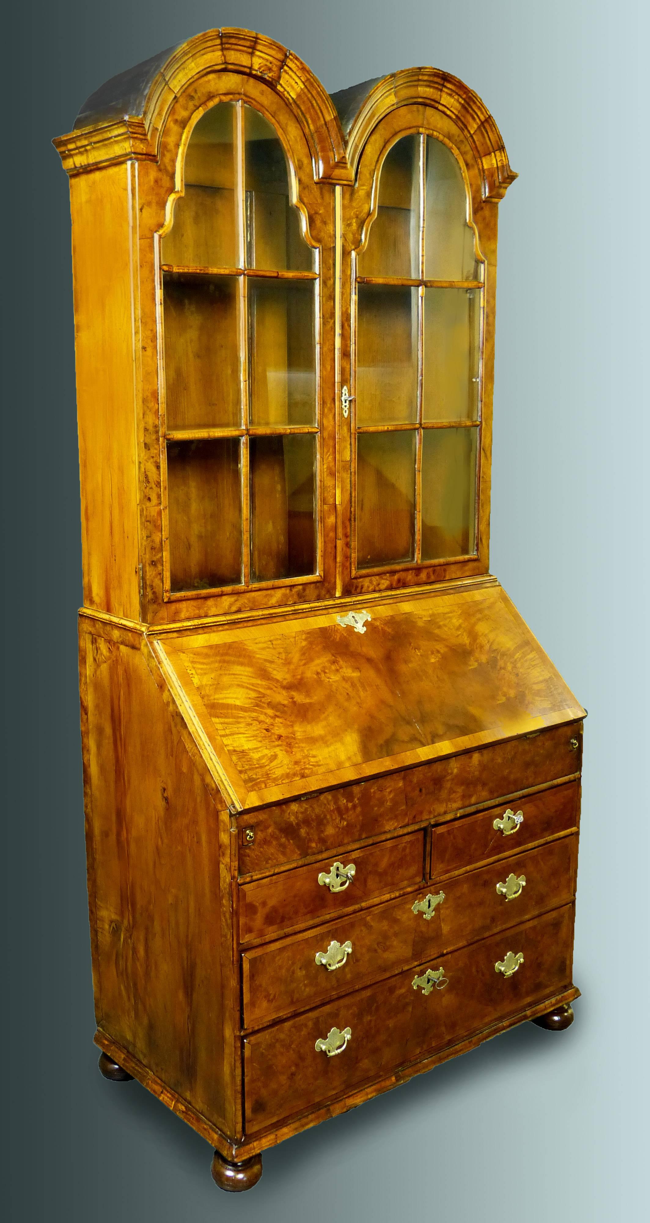 18th Century Queen Anne Double Dome Secretary, Bureau Bookcase In Excellent Condition In Santander, ES