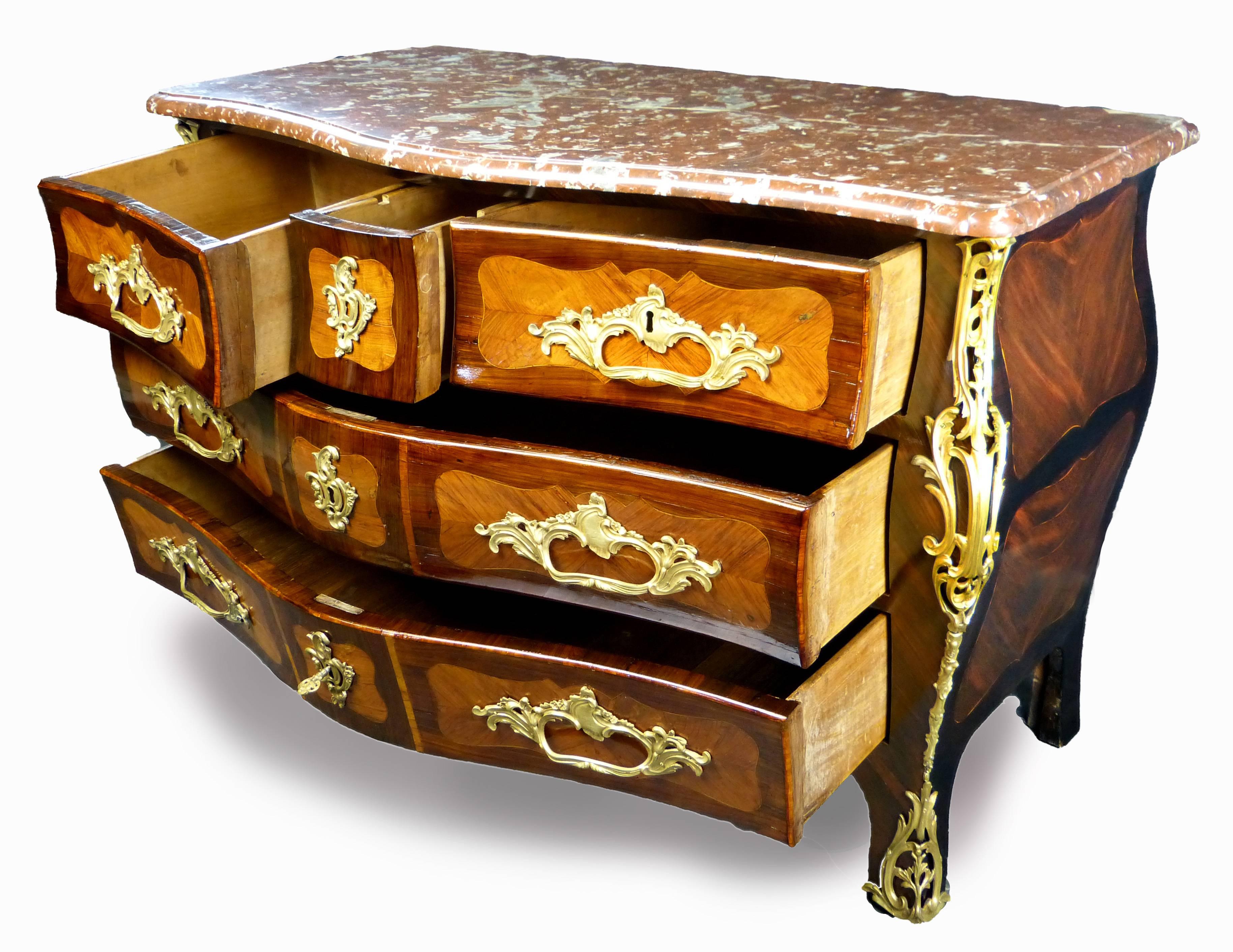 Commode Louis XV  Period Stamped of J Lebas, Master in 1756  In Excellent Condition In Santander, ES