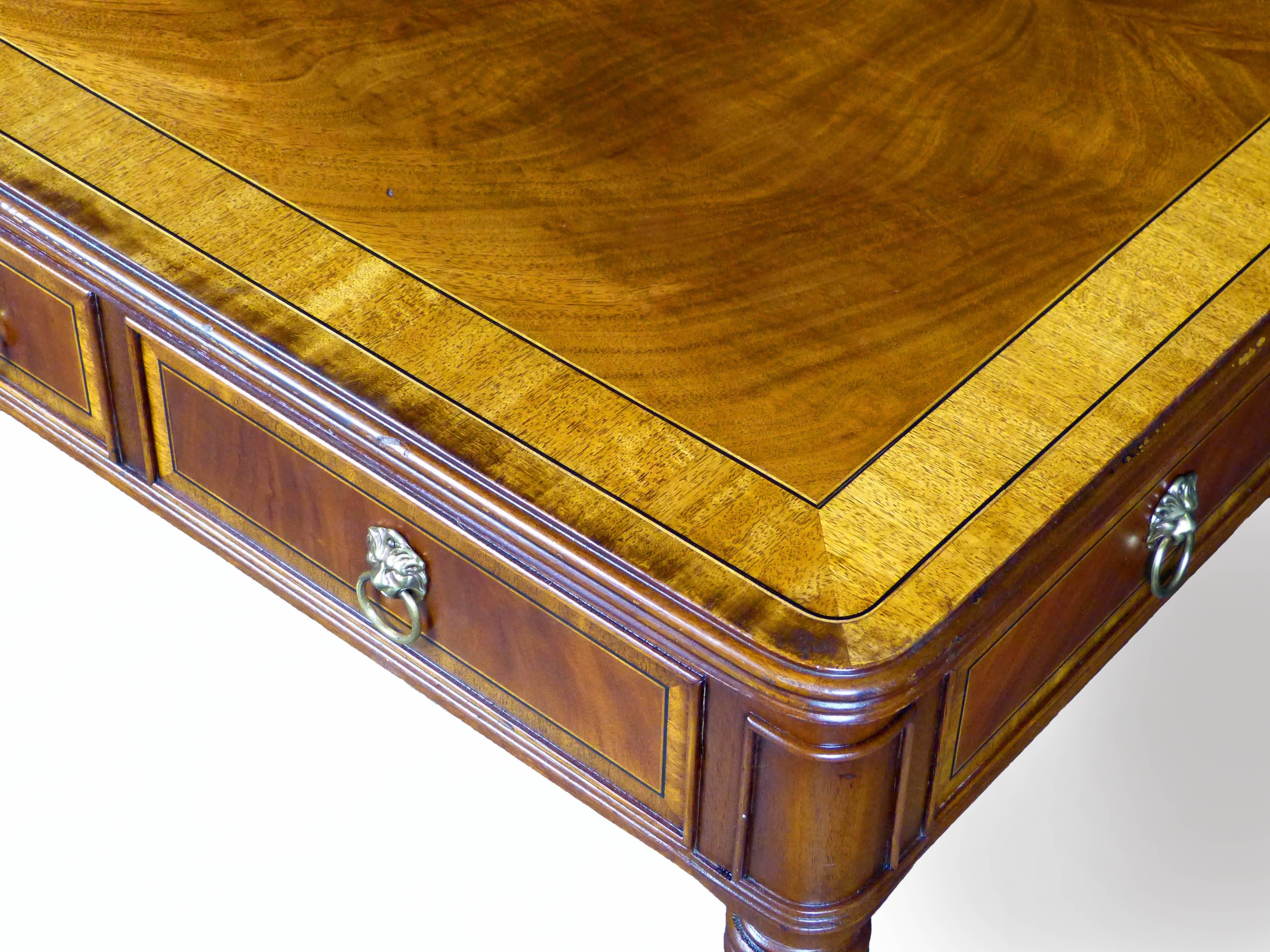 Fine Regency Style Writing Desk by E.J. Victor In Excellent Condition In Santander, ES