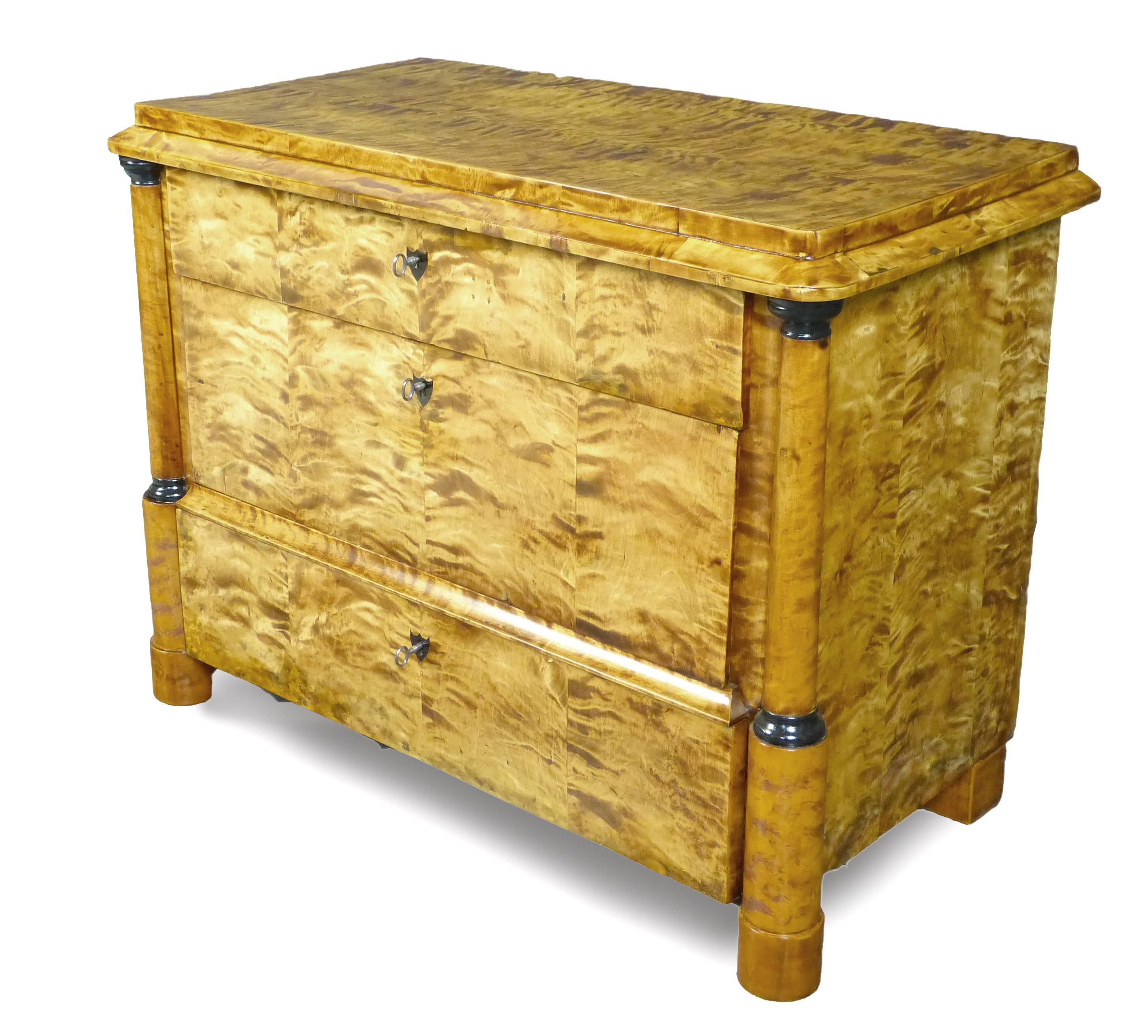 German Commode Chest of Drawers 19th Century Biedermeier Tiger Maple  For Sale