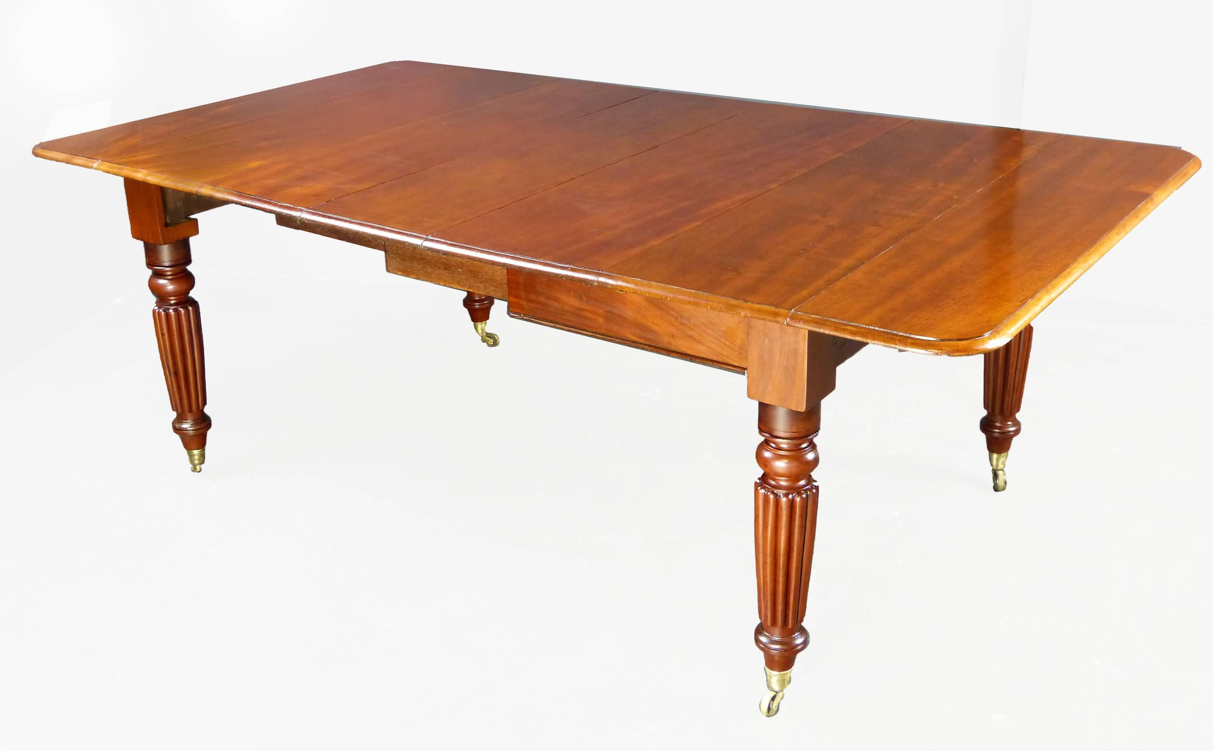 Dining Table Compact Drop-Leaf and Extendable 19th Century Solid Mahogany 2