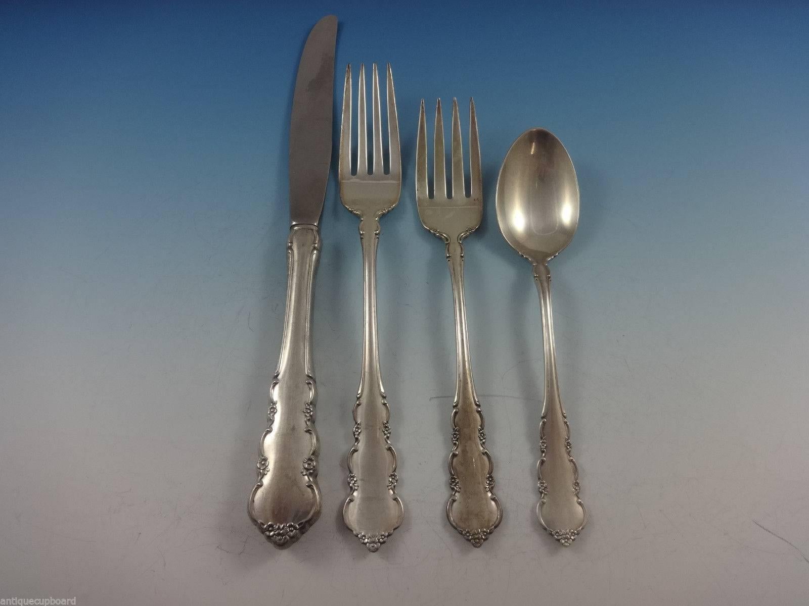 Martinique by Oneida Sterling Silver Flatware Set for Six Service 26 Pieces In Excellent Condition For Sale In Big Bend, WI