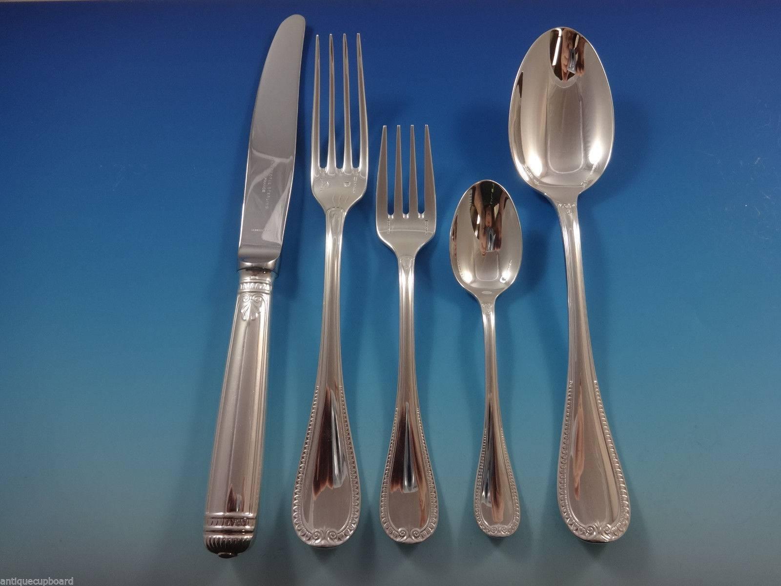 With a dedication to perfection and quality, Christofle flatware creations unite craftsmanship and modern technique, resulting in flatware to be handed down through generations. The border of palmettes and the lotus leaf on the spatula of Malmaison