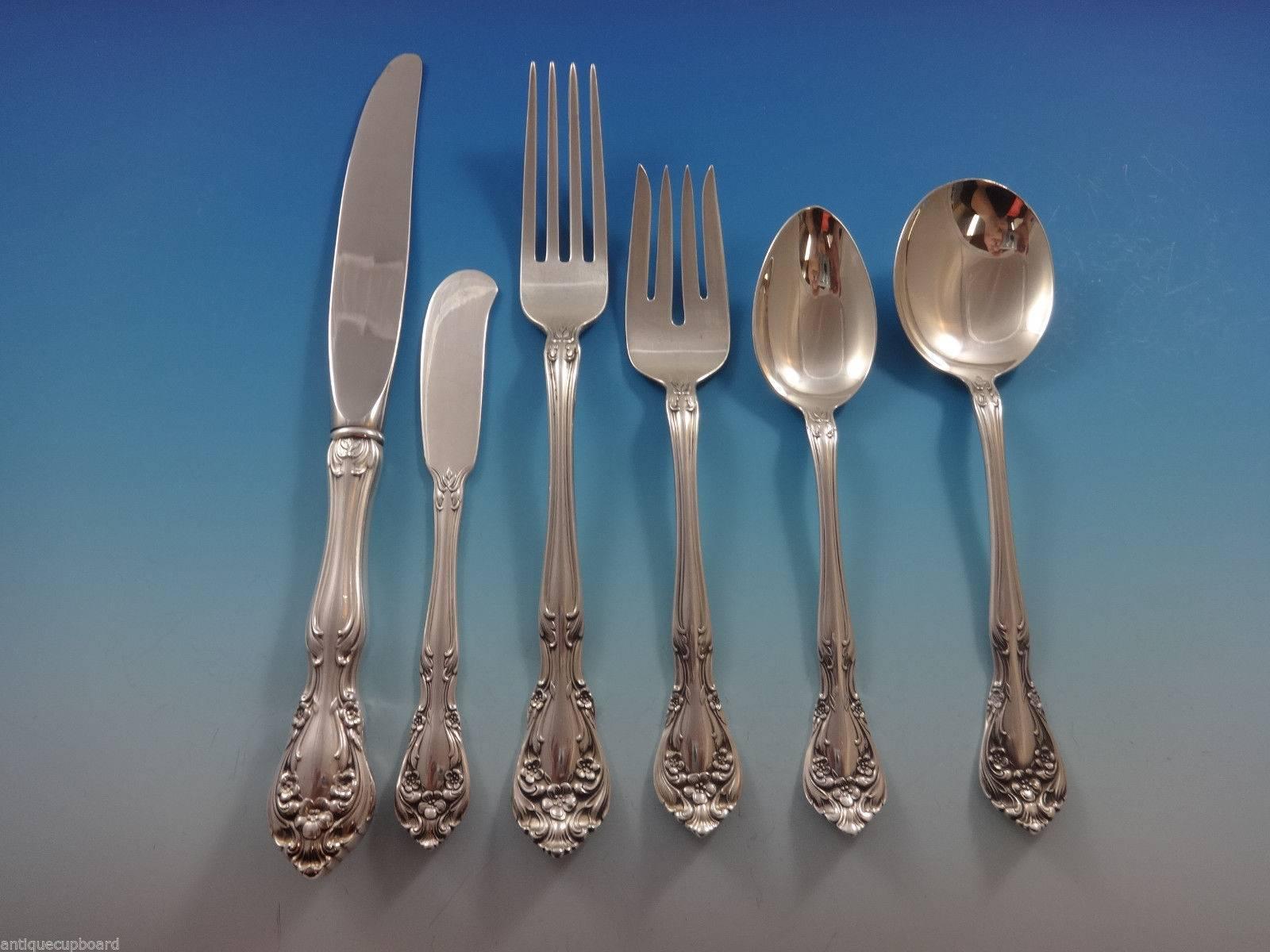Stunning Chateau Rose by Alvin sterling silver flatware set of 53 pieces. This set includes:

Eight knives, 8 7/8