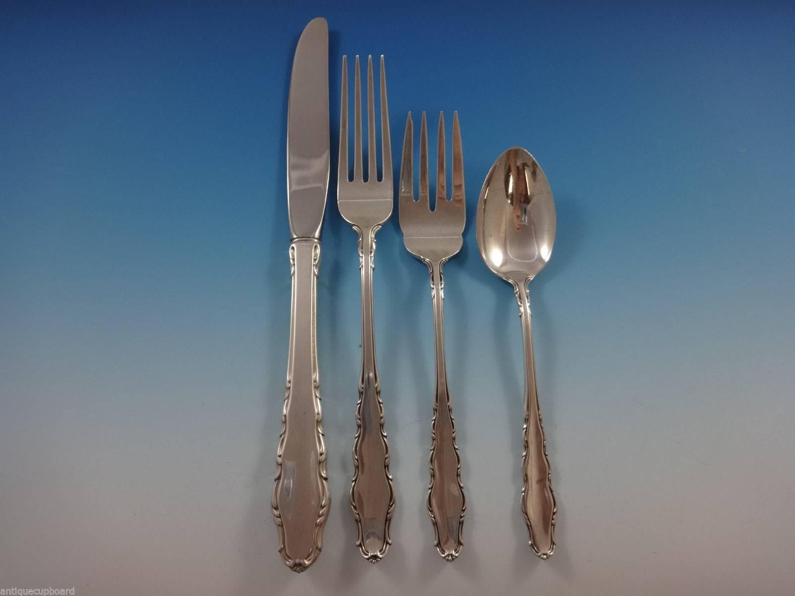 English Provincial by Reed & Barton sterling silver flatware set - 32 pieces. This set includes:

Eight knives, 9 1/8
