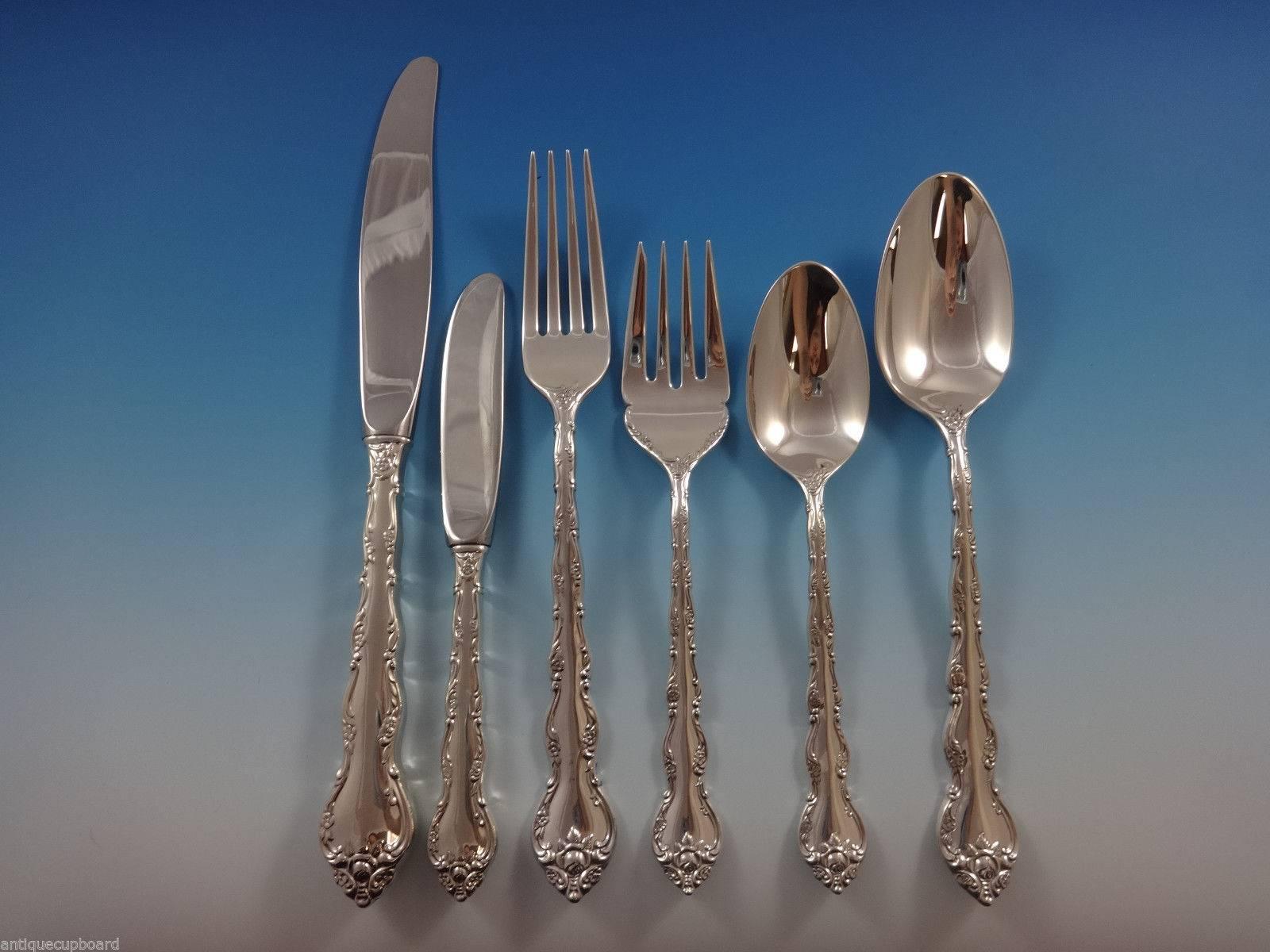 Beautiful Feliciana by Wallace sterling silver flatware set, 56 pieces. This set includes:

Eight knives, 9