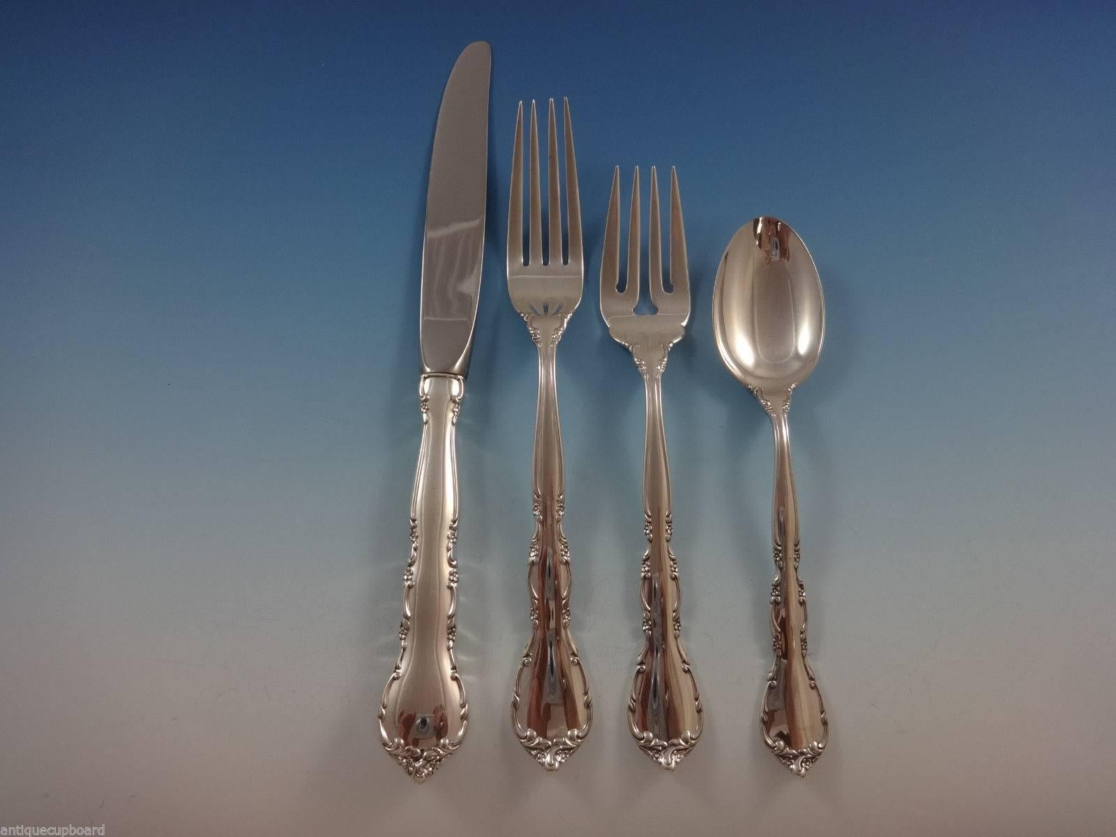 Mignonette by Lunt Sterling Silver Flatware Set Service 44 Pieces with Butters In Excellent Condition For Sale In Big Bend, WI