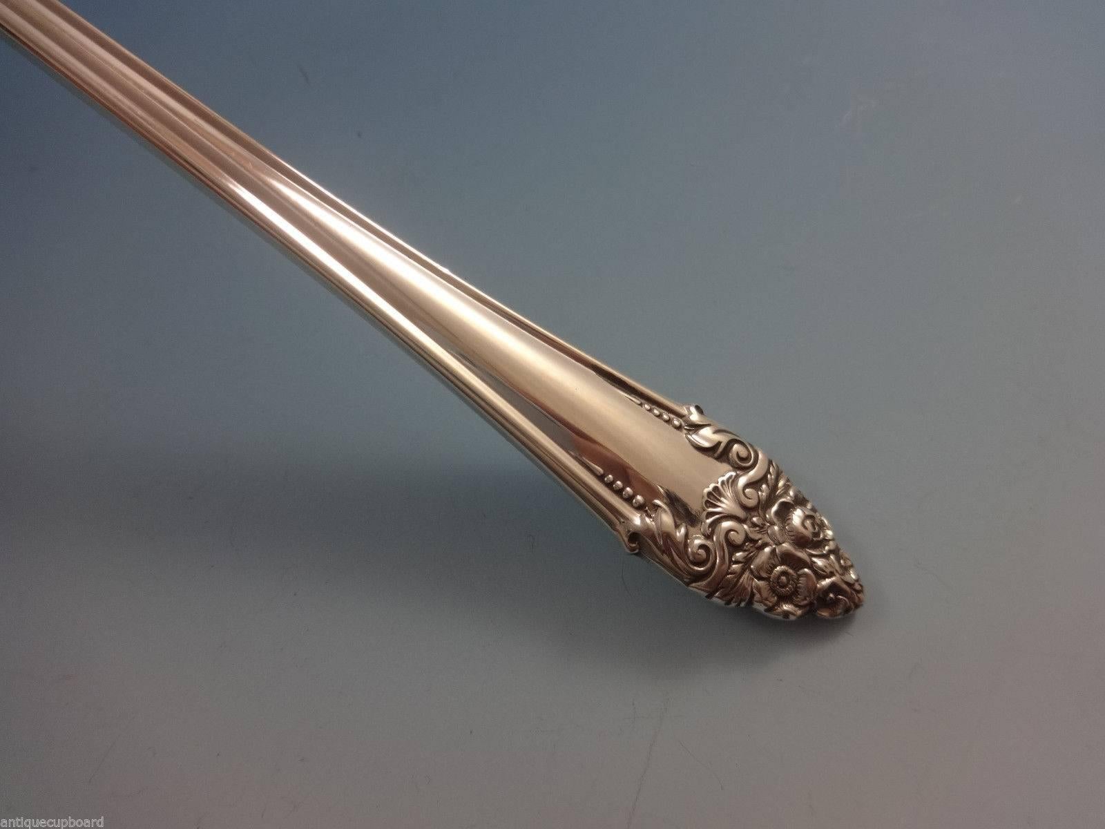 Milieu du XXe siècle Service de couverts en argent sterling pour 12 personnes, ensemble de 74 pièces Fragrance par Reed &amp;amp; Barton en vente