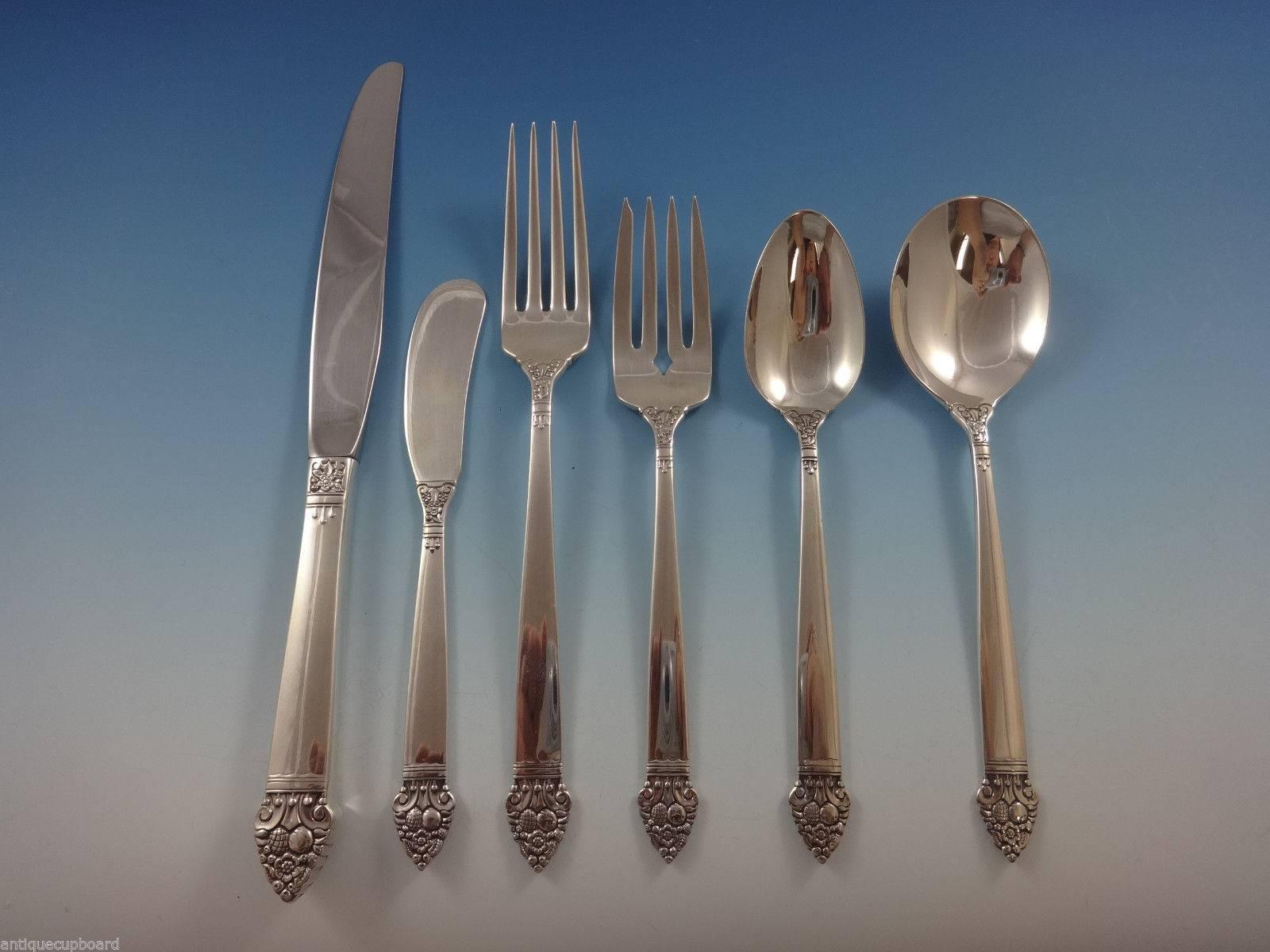 Beautiful King Cedric by Oneida Sterling silver flatware set - 80 pieces. This set includes: 

12 KNIVES, 8 7/8