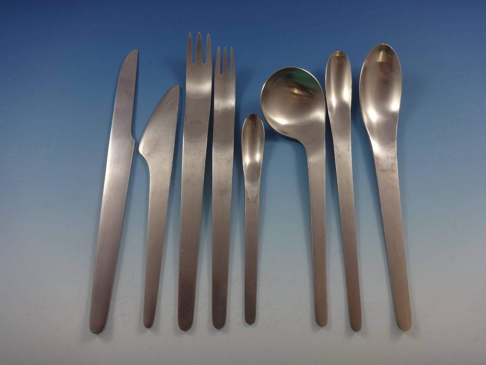 Designed in 1957 by Danish architect Arne Jacobsen, the Arne Jacobsen pattern is revered for its futuristic, modernism design. Created originally for the SAS Royal Hotel in Copenhagen, the cutlery was highly innovative when launched in mid-1950s for