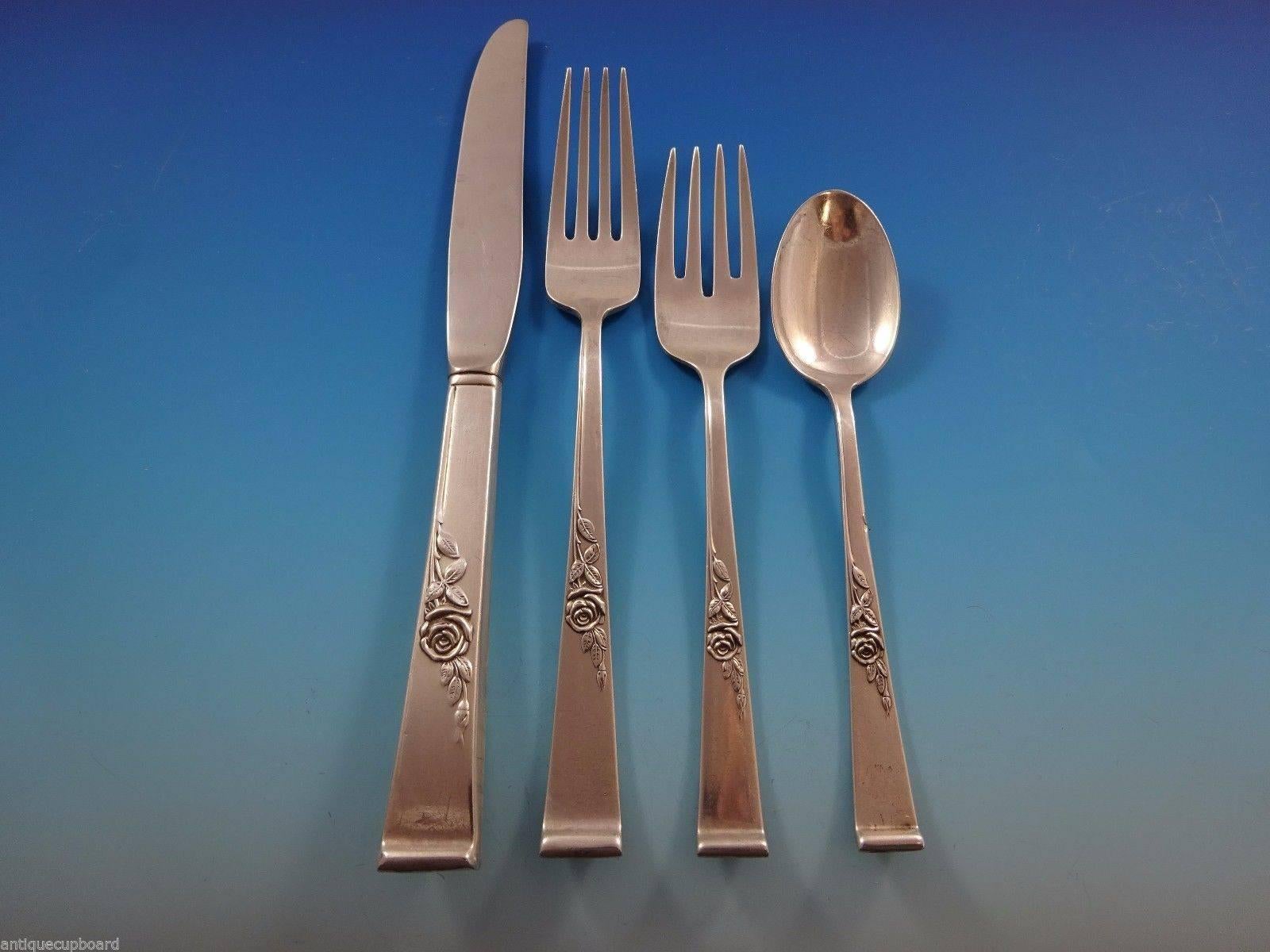 Classic Rose by Reed & Barton Sterling Silver Flatware Set six Service 30 Pieces In Excellent Condition In Big Bend, WI