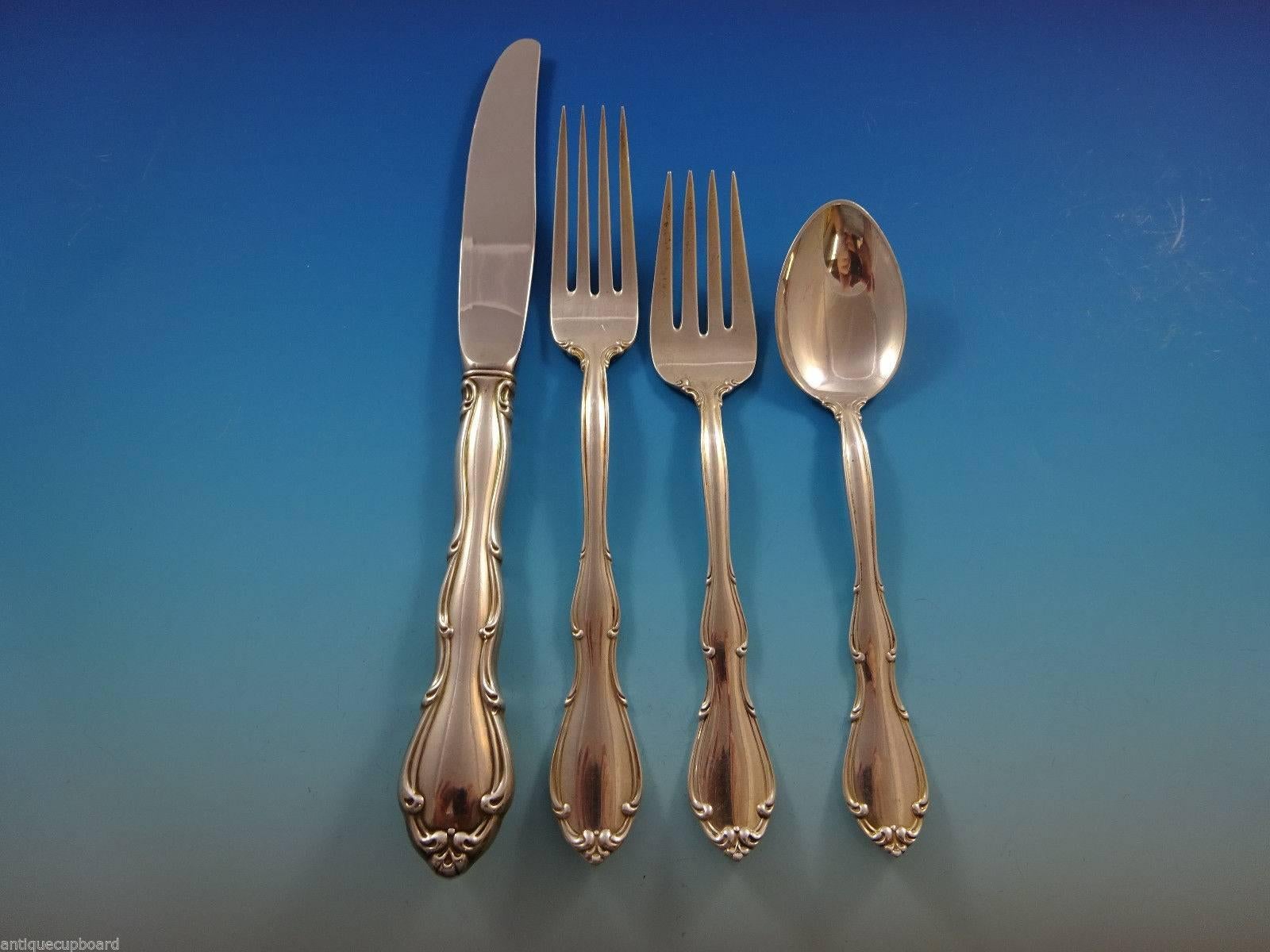 Set di posate in argento sterling Fontana by Towle, 32 pezzi. Questo set comprende:

Otto coltelli, 9