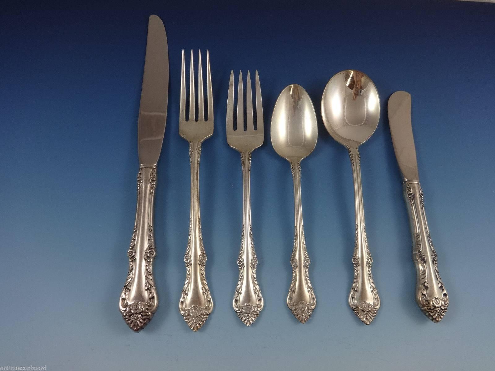 Beautiful Melbourne by Oneida sterling silver flatware set, 52 pieces. This set includes:

Eight knives, 8 7/8