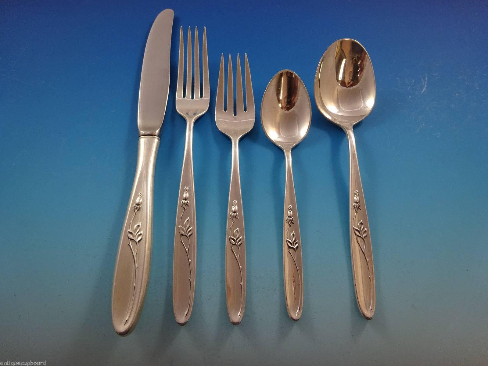 Rose Solitaire by Towle sterling silver flatware set of 40 pieces. This set includes:

Eight knives, 9