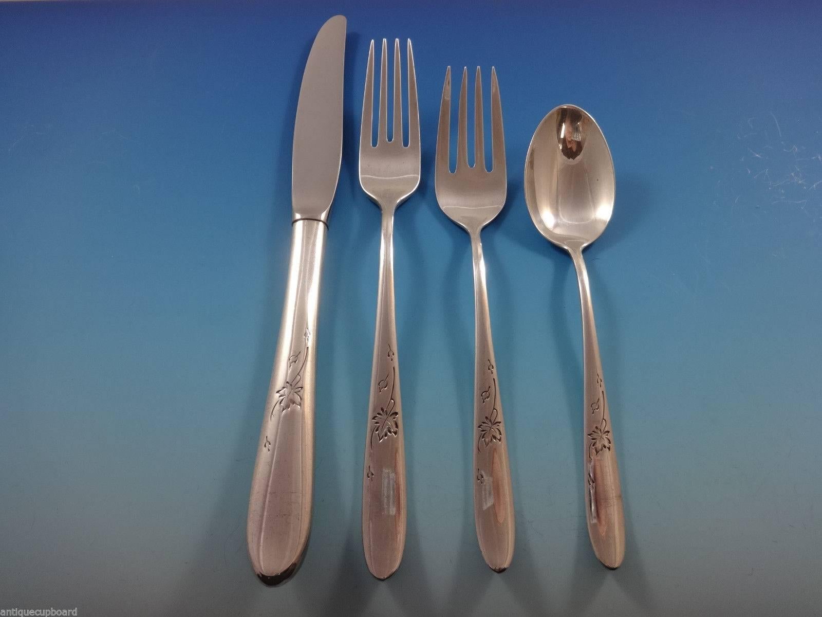 Autumn Leaves by Reed & Barton sterling silver flatware set of 32 pieces. This set includes:

Eight knives, 9