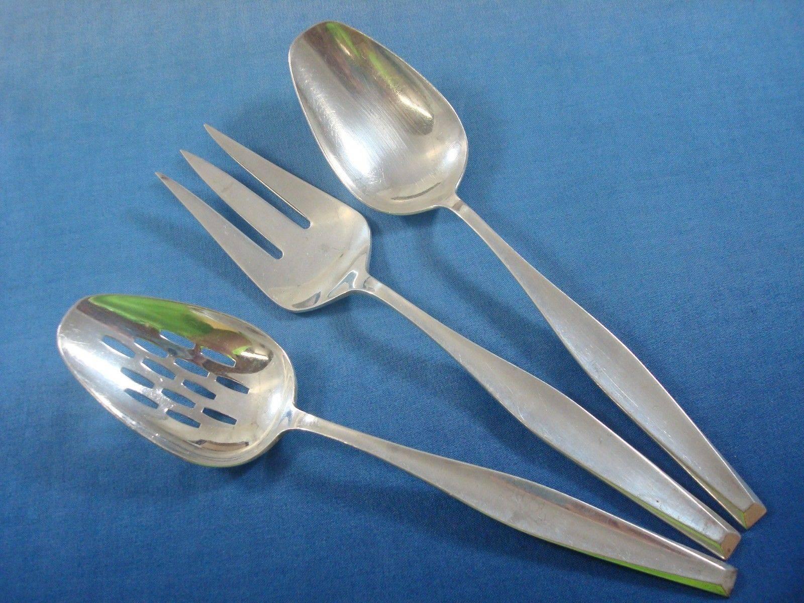 Classique by Gorham Sterling Silver Flatware Set 12 Service Luncheon 54 Pieces In Excellent Condition For Sale In Big Bend, WI