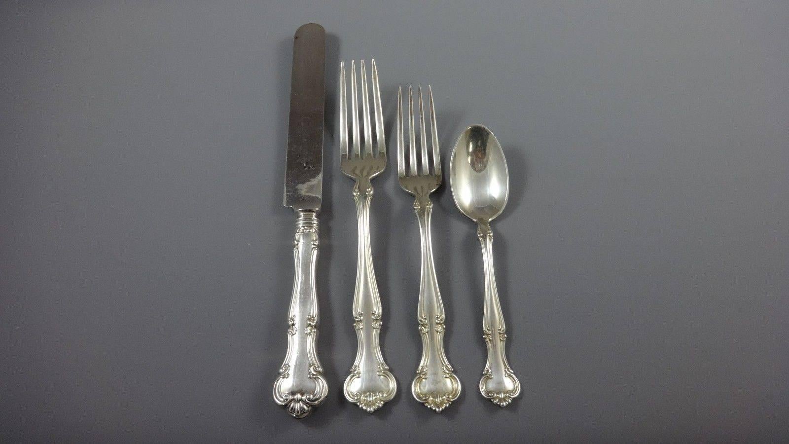 Cromwell by Gorham sterling silver dinner size flatware set, introduced in the year 1900. The classic design is timeless. This 60 piece set includes:

12 dinner size knives, 9 1/2