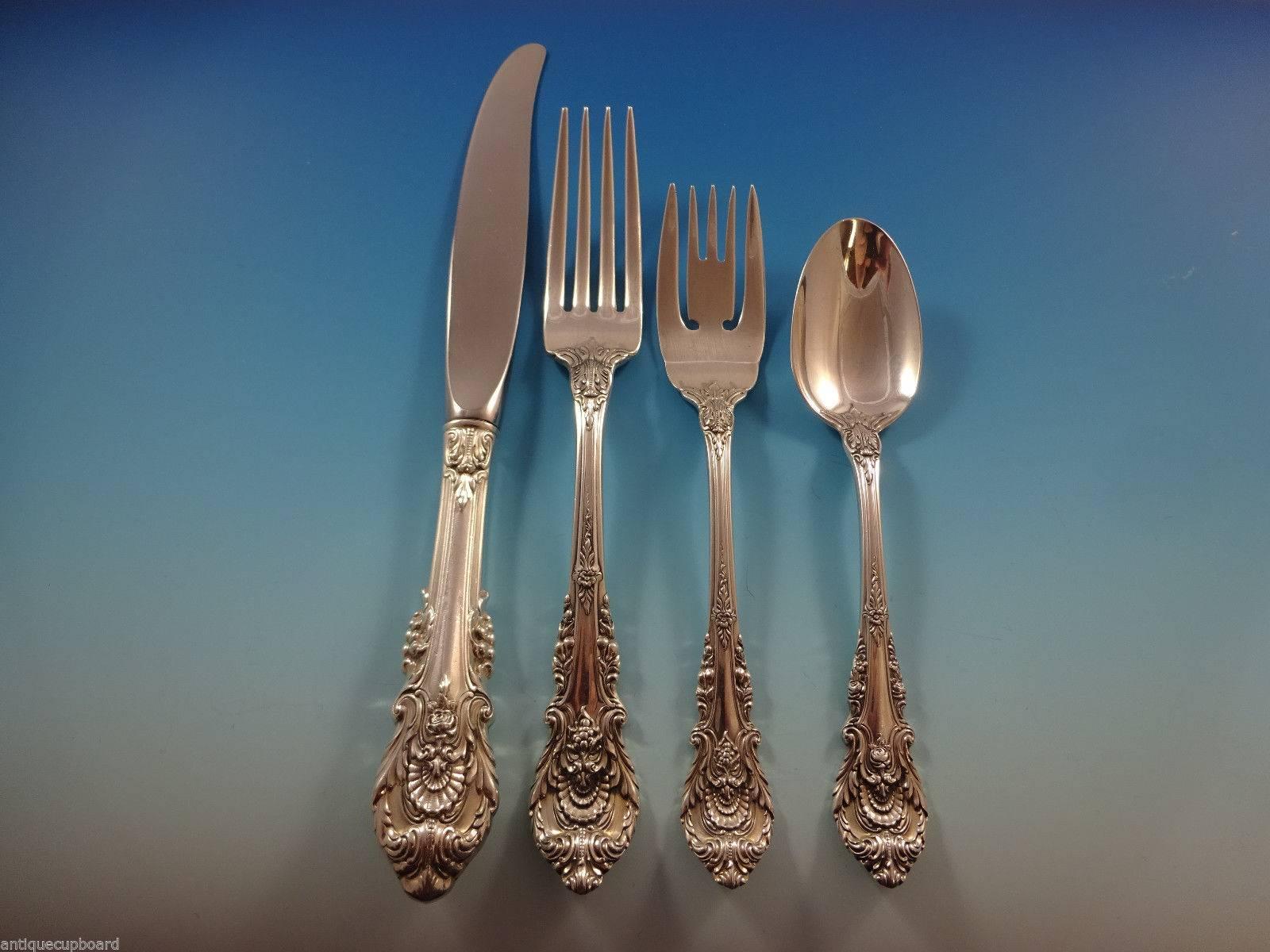 A mood of grandeur is captured in this English Renaissance style pattern interpreted from the designs of architect Sir Christopher Wren. Earth's bounties are depicted through grape clusters on the knife, fruits on the fork and a rose on the