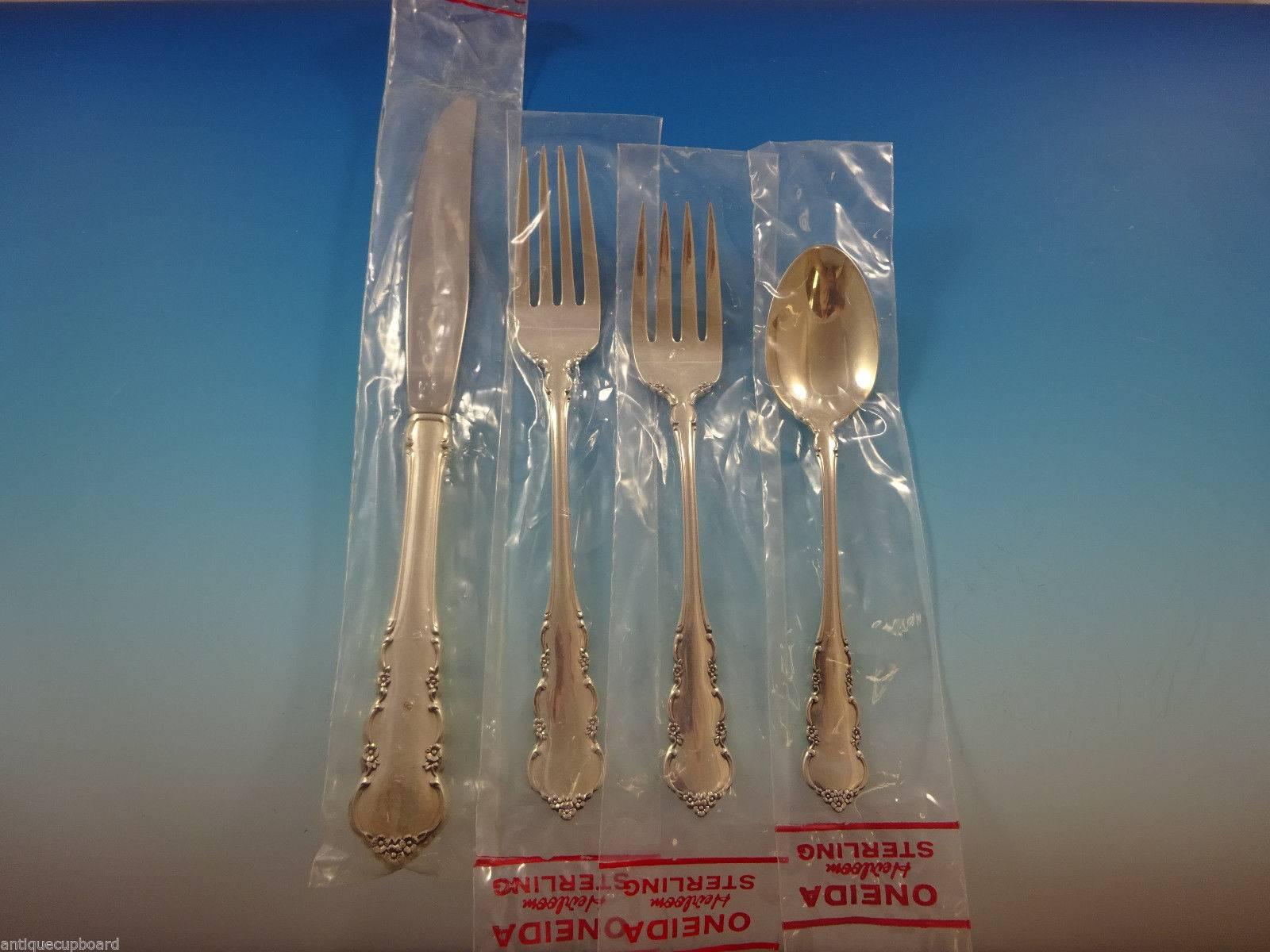 Beautiful new Martinique by Oneida sterling silver flatware set of 37 pieces. The pieces are unused and still in the factory sleeves! This set includes:

Eight knives, 9