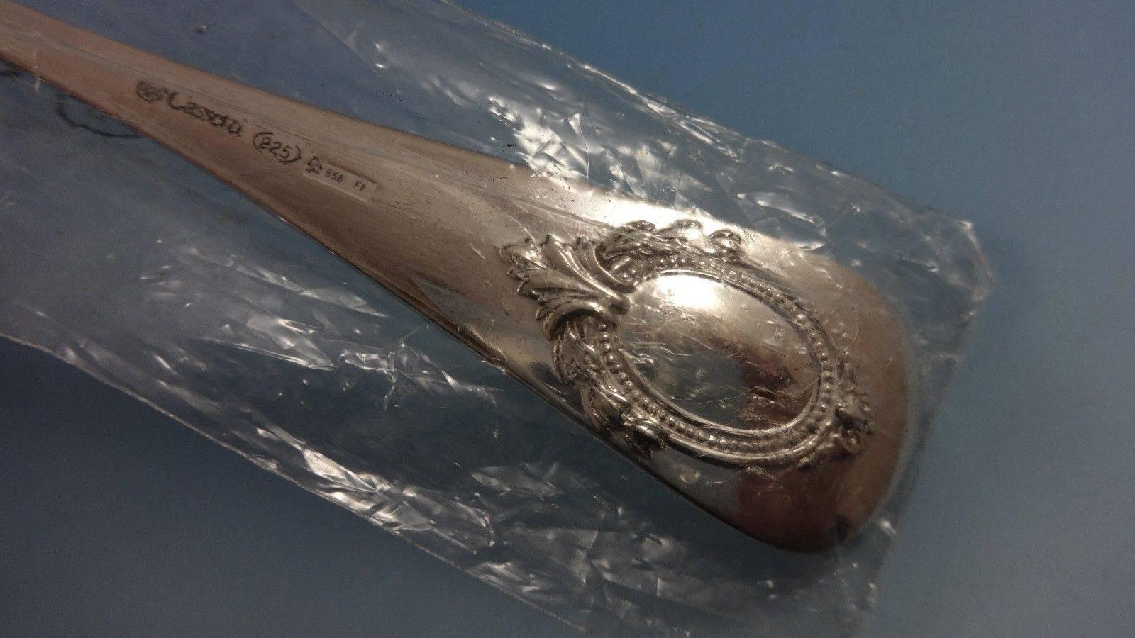 Médaillon de Cassetti service de couverts de table en argent sterling 43 pièces, neuf Excellent état - En vente à Big Bend, WI
