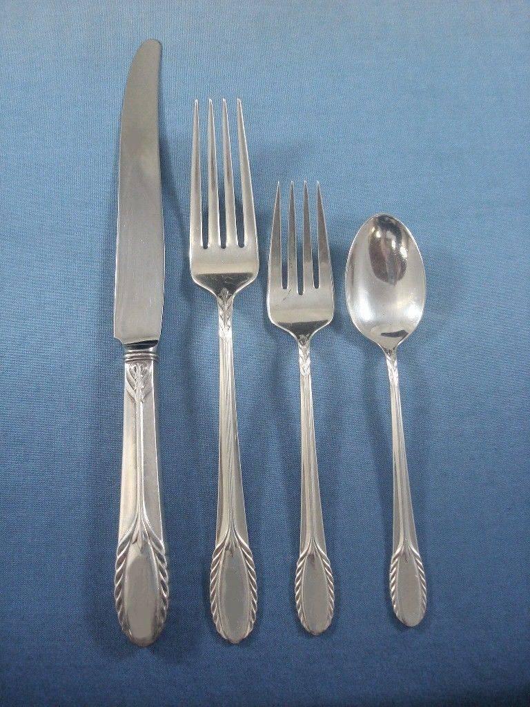 Trousseau by International Sterling Silver Flatware Service Set Dinner 77 Pieces In Excellent Condition For Sale In Big Bend, WI