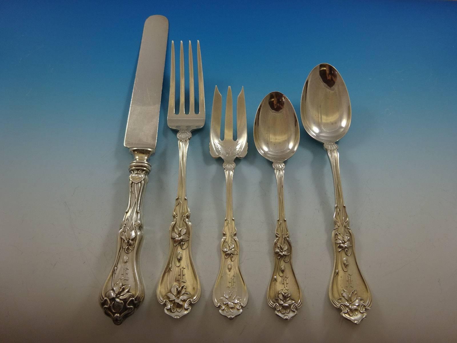 Art Nouveau Violet by Whiting, circa 1905, sterling silver dinner size flatware set 30 pieces. Great starter set! This set includes:

Six dinner size knives, 9 1/2
