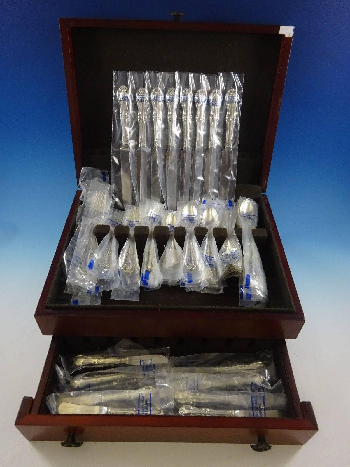 New Joan of Arc by International sterling silver Dinner Size Flatware set of 73 pieces. 

This set includes:

Eight dinner knives, 9 5/8