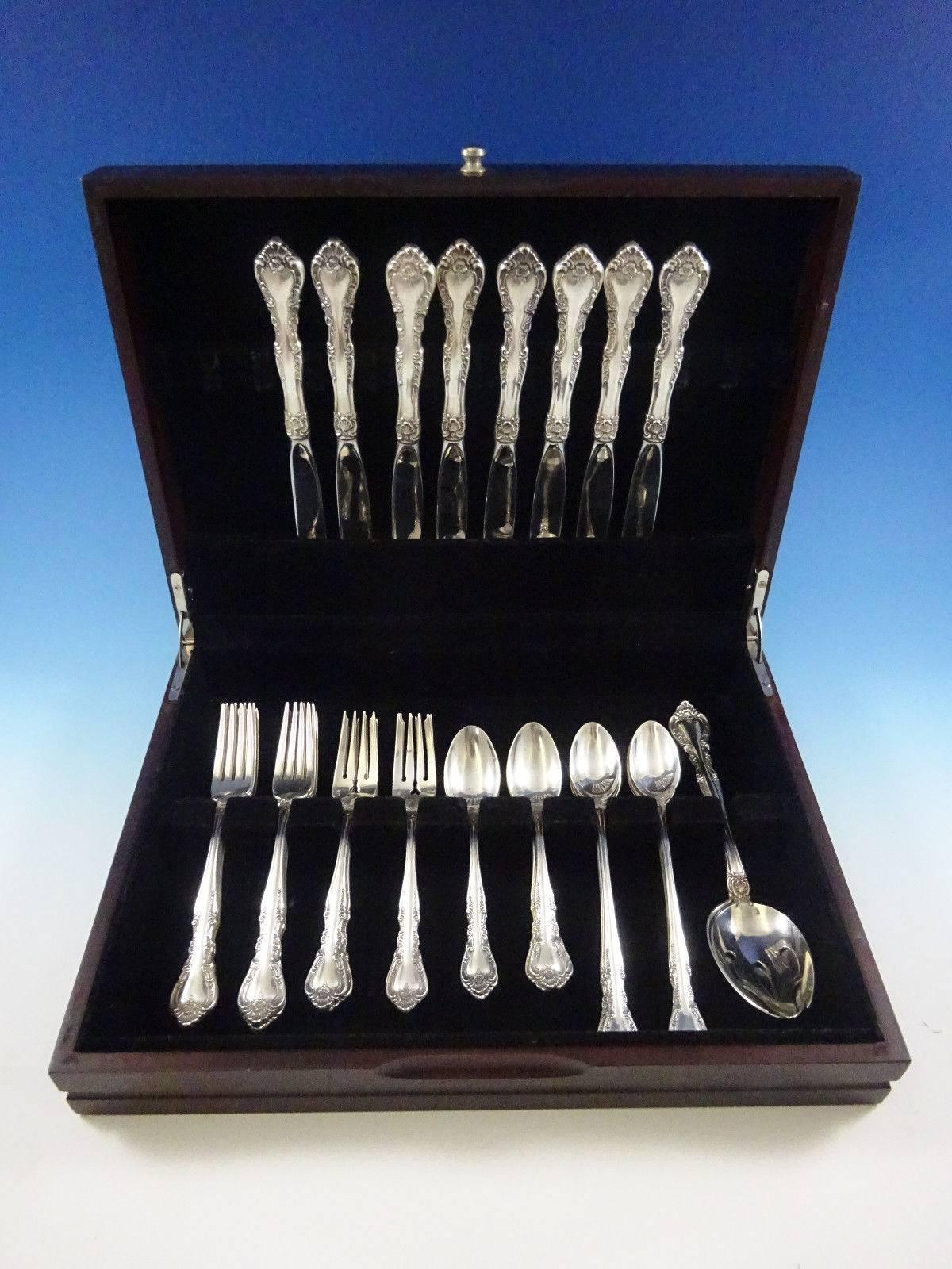 Alencon Lace by Gorham sterling silver Flatware set -  42 pieces. This set includes:

8 Knives, 9 1/4