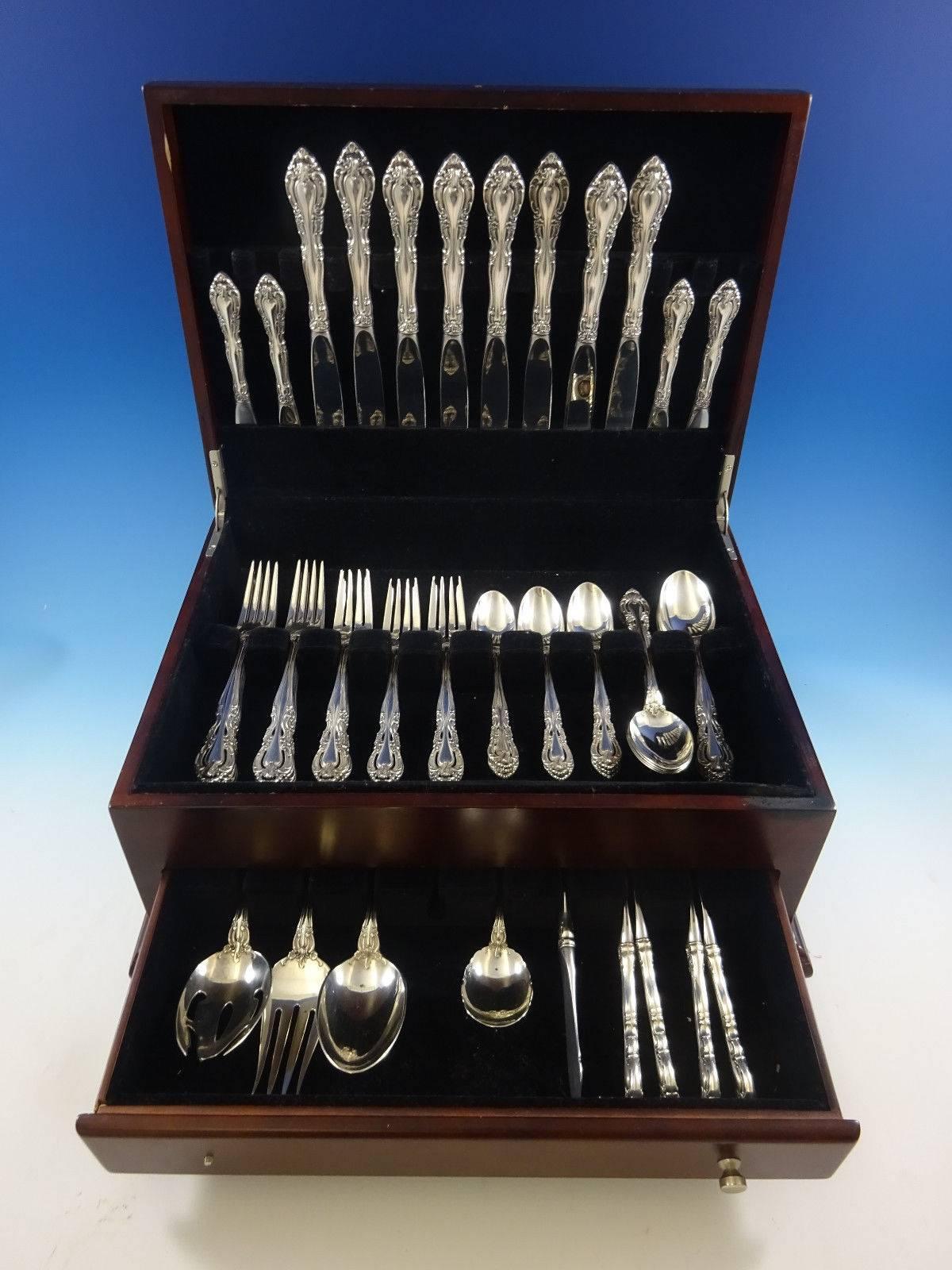 This set includes:

Eight place knives, 9 1/4