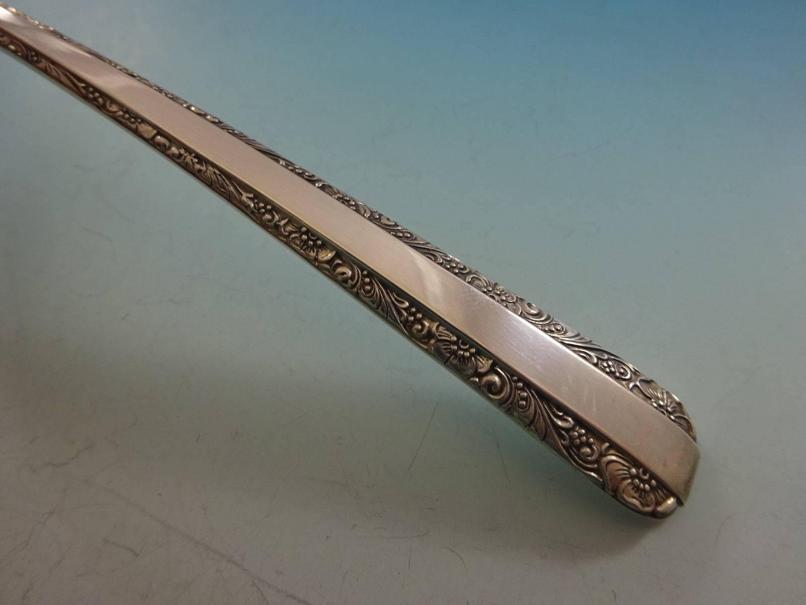 CANDLELIGHT BY TOWLE sterling silver Flatware set - 24 Pieces. GREAT STARTER SET! This set includes:
6 KNIVES, 8 1/2