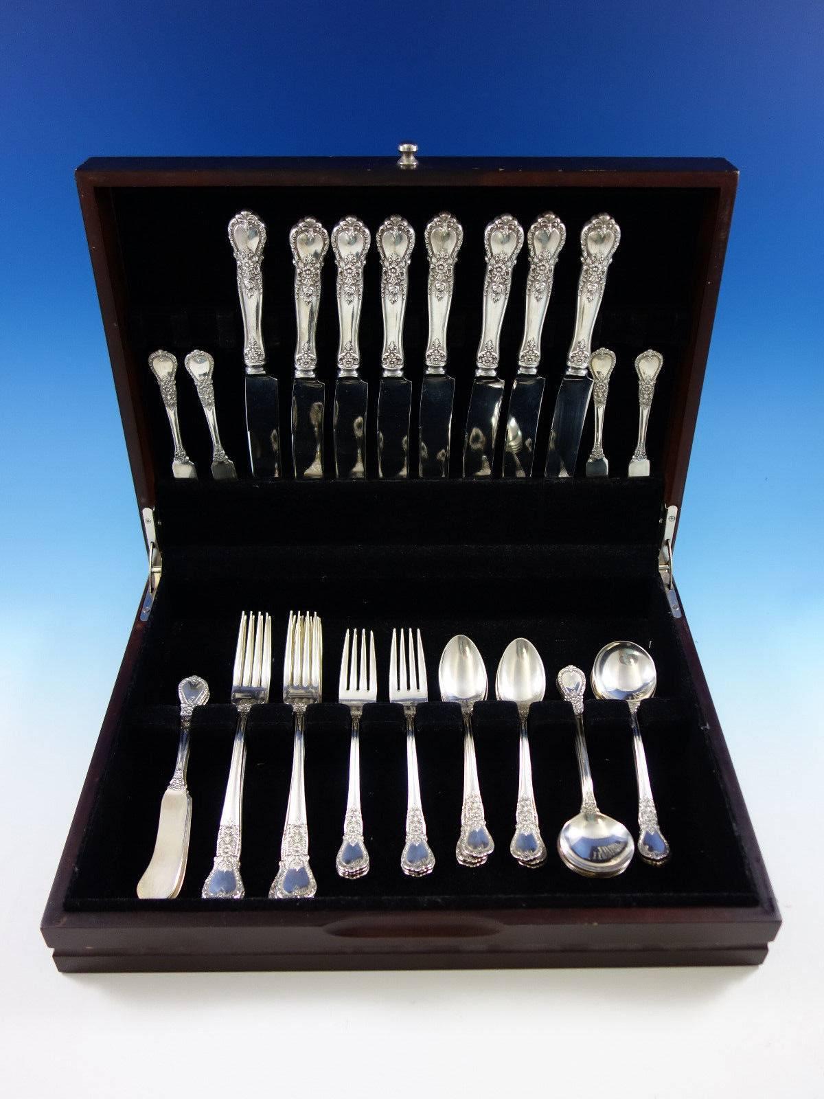 This set includes:

Eight dinner size knives, 9 1/2