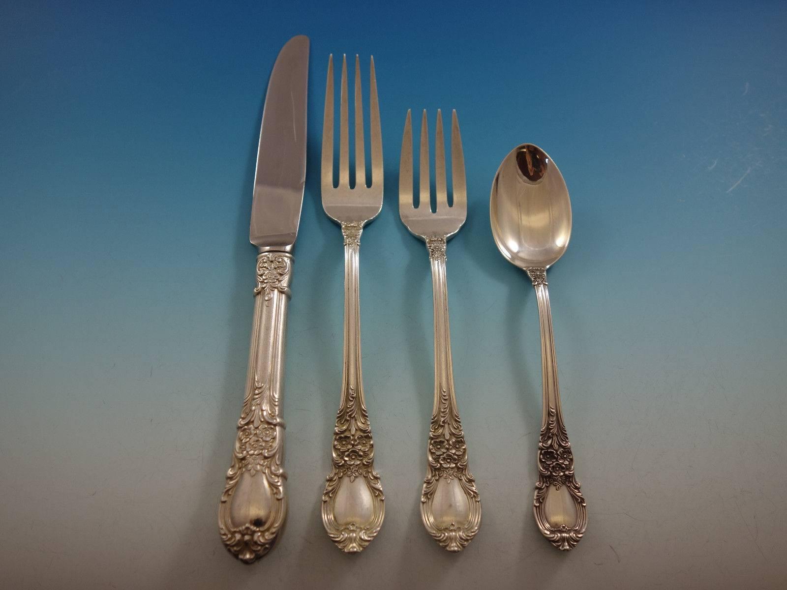 American Victorian by Lunt Sterling Silver Flatware Set for Eight Service 46 Pcs In Excellent Condition For Sale In Big Bend, WI