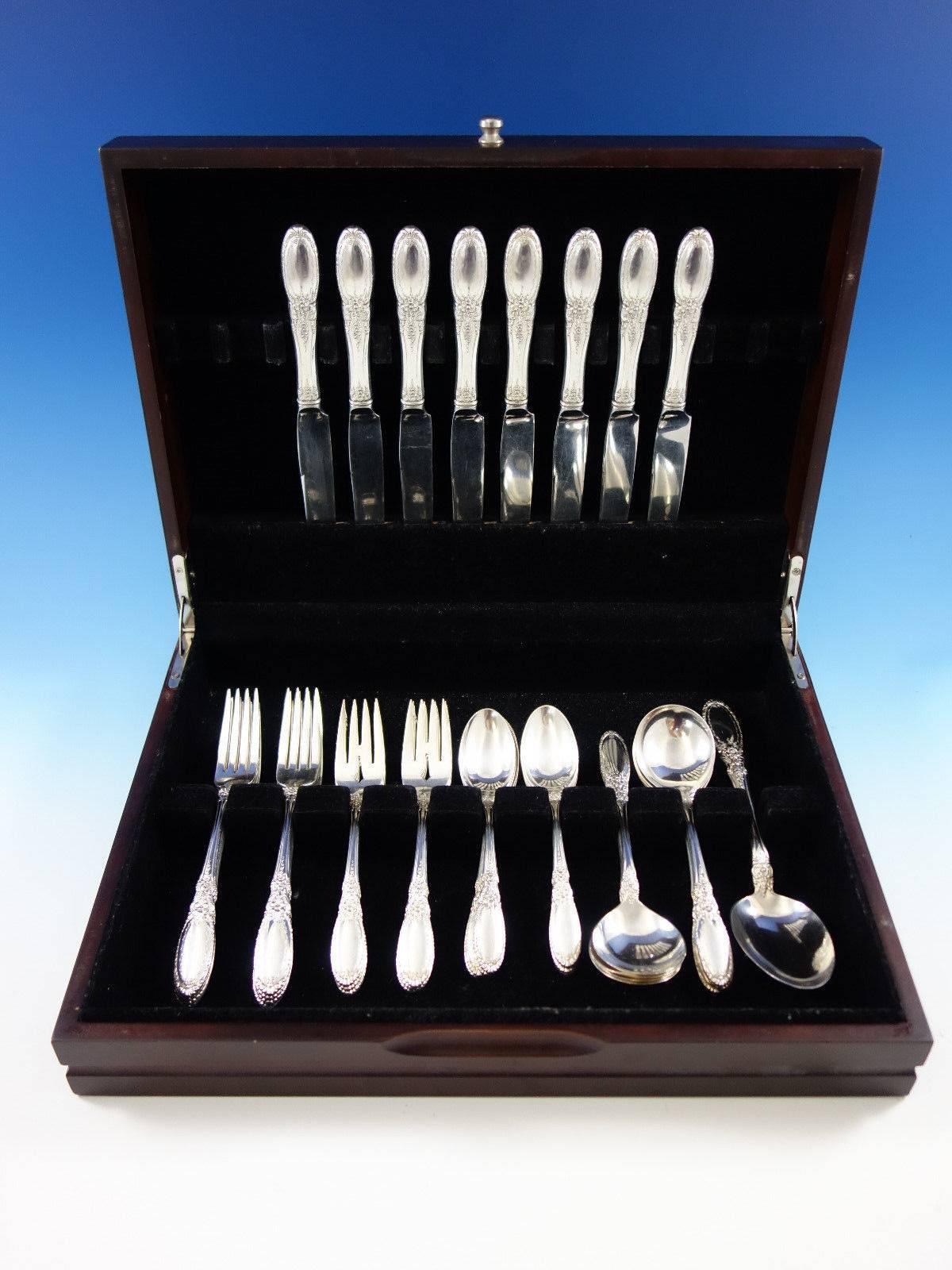 Old mirror by Towle sterling silver flatware set of 41 pieces. This set includes:

Eight knives, 8 7/8