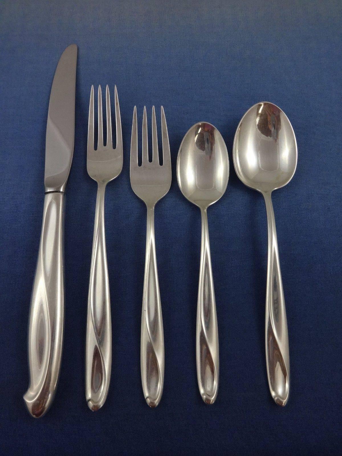 Silver Sculpture by Reed & Barton Sterling Silver Flatware Set 12 Service In Excellent Condition In Big Bend, WI