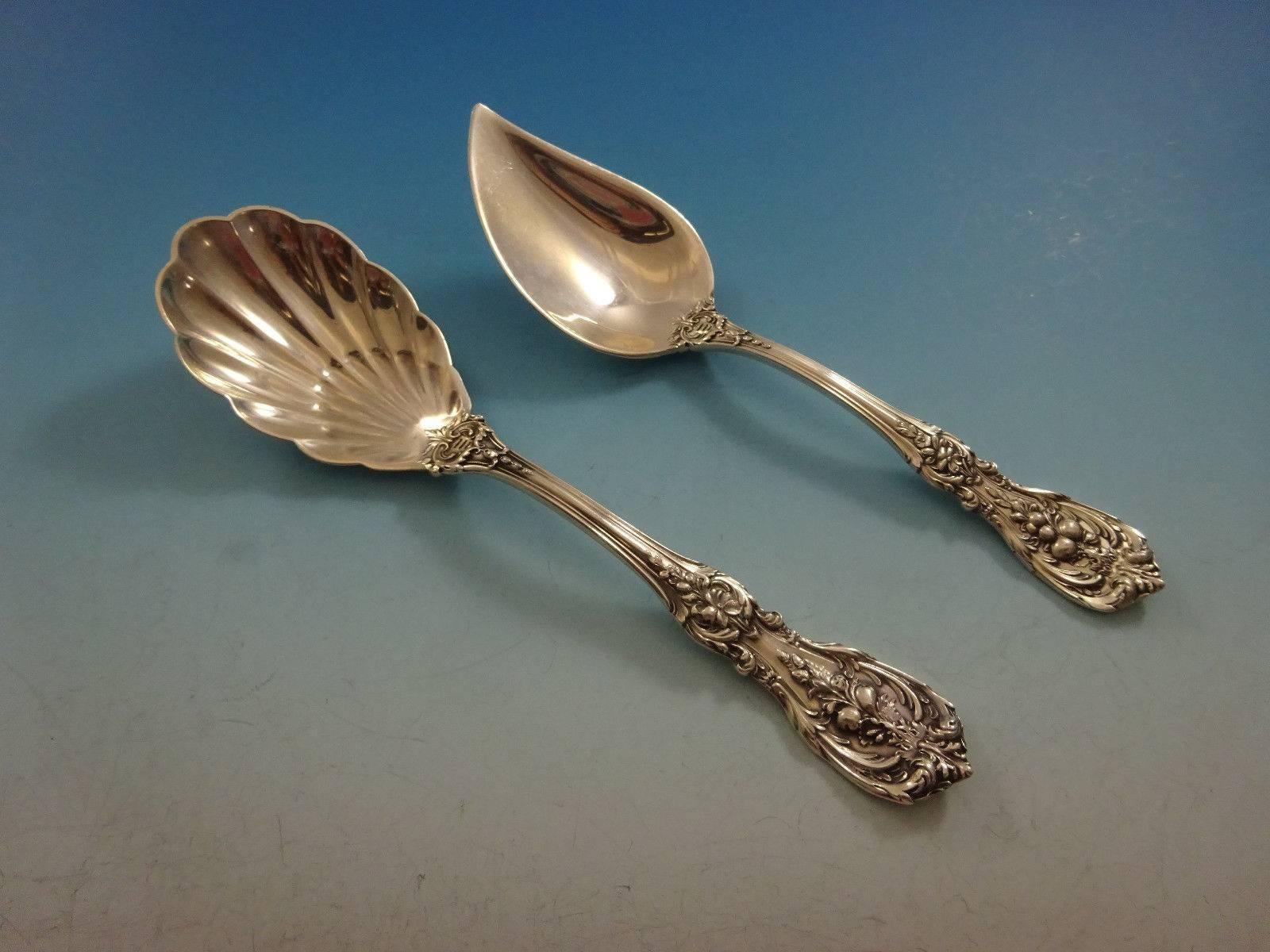 Ensemble de couverts en argent sterling 12 services 67 pièces, de style Francis I Old par Reed & Barton en vente 1