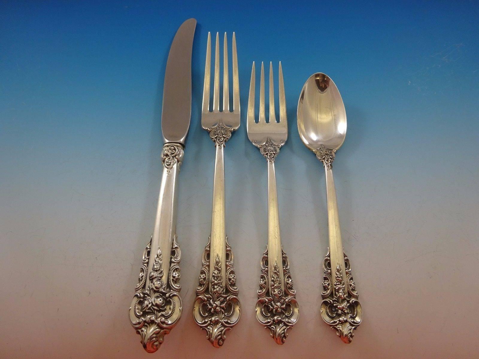 Grande Baroque by Wallace Sterling Silver Flatware Set Service 40 Pieces w/Chest In Excellent Condition In Big Bend, WI
