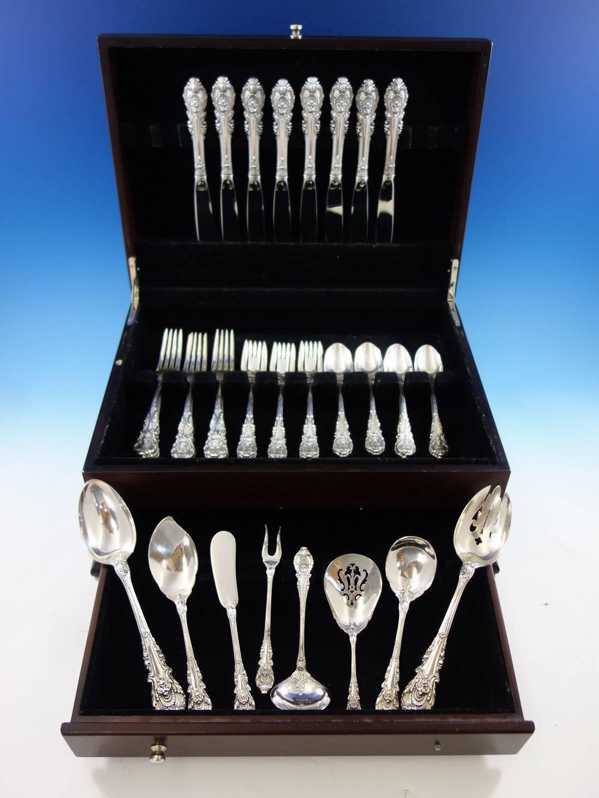 Sir Christopher by Wallace Sterling Silver flatware set, 40 pieces. This set includes: 

Eight knives, 9 1/8