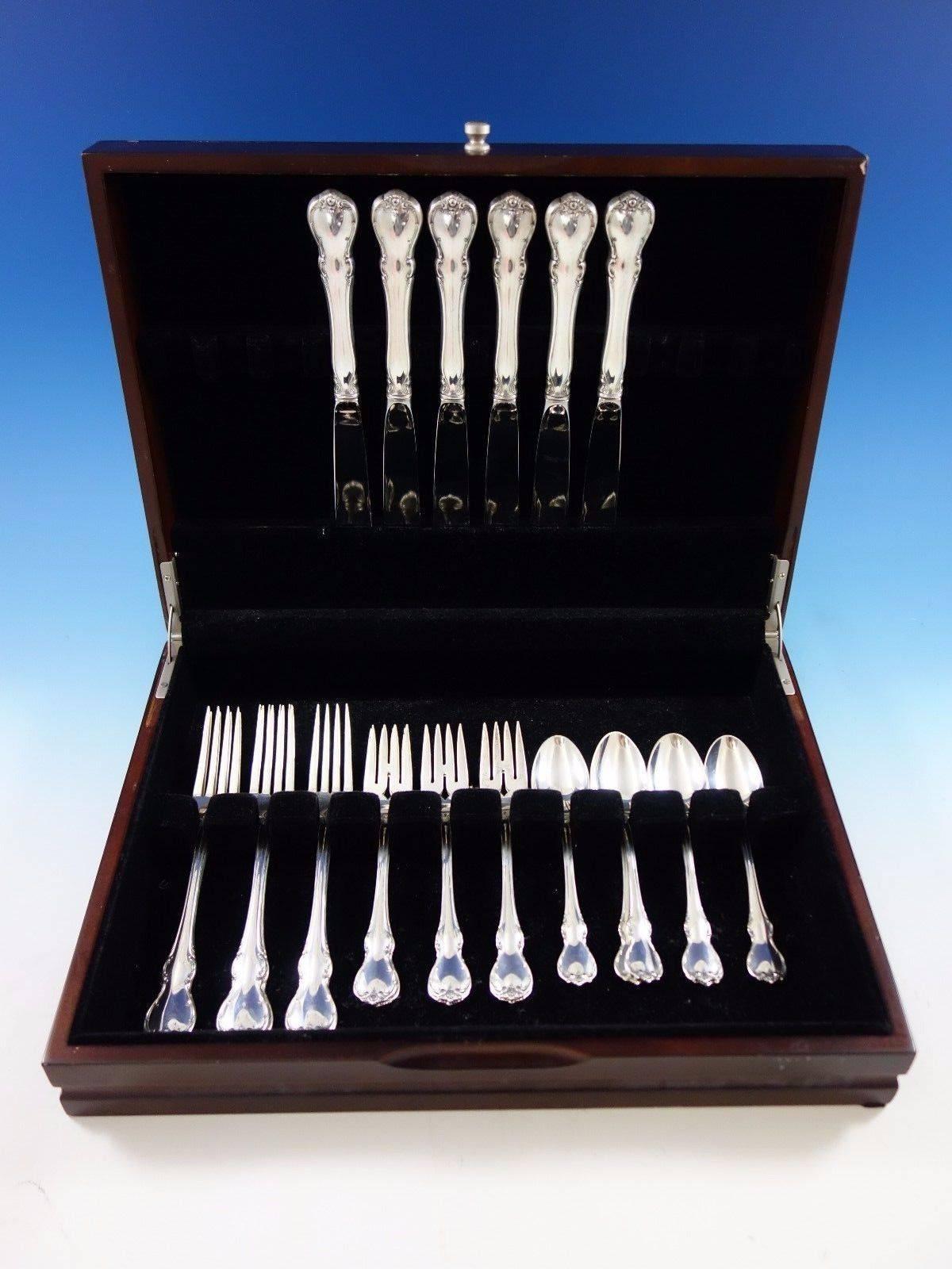 French Provincial by Towle Sterling Silver flatware set - 24 pieces. Great starter set! This set includes: 

Six dinner knives, 9 5/8