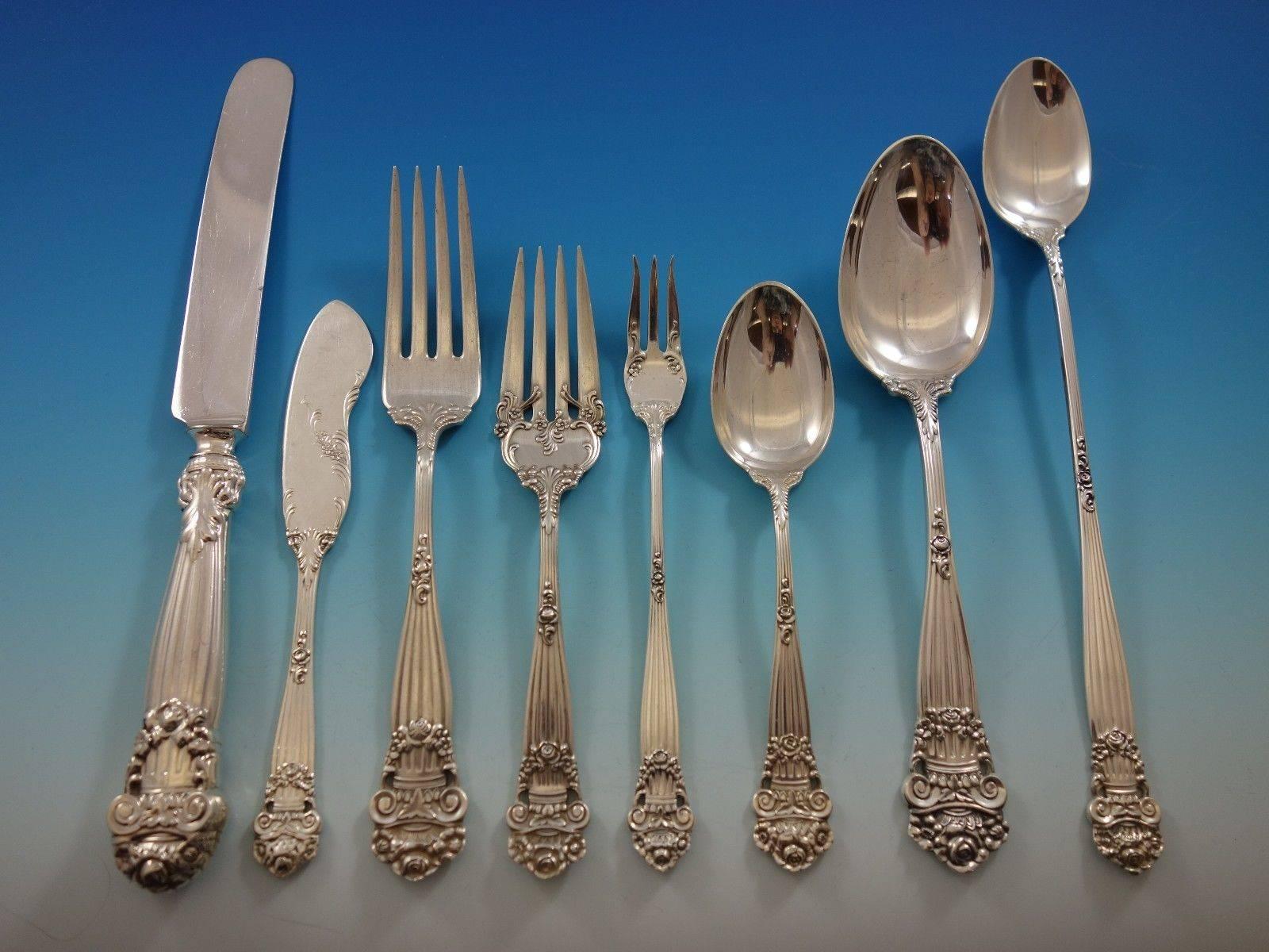 Georgian by Towle sterling silver flatware set of 75 pieces. This set includes: 

Eight knives, 9