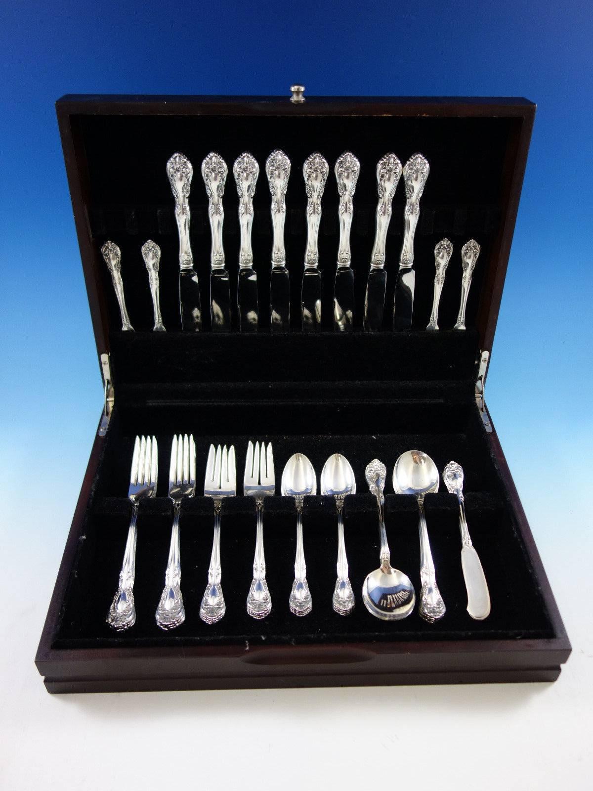 Ensemble de couverts en argent sterling Chateau Rose by Alvin - 48 pièces. Cet ensemble comprend : 

Huit couteaux, 8 7/8