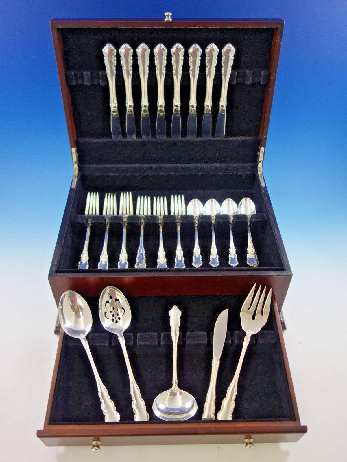 Martinique by Oneida sterling silver flatware set of 37 pieces. This set includes: 

Eight knives, 9