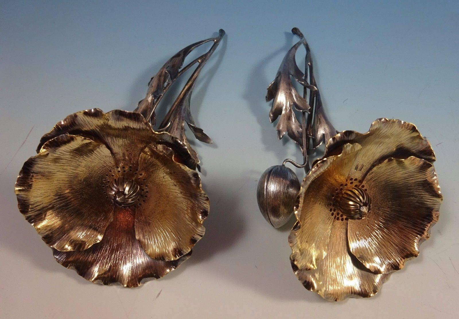 Poppy by Buccellati Sterling Silver Salt and Pepper Shakers Two-Piece Set In Excellent Condition In Big Bend, WI