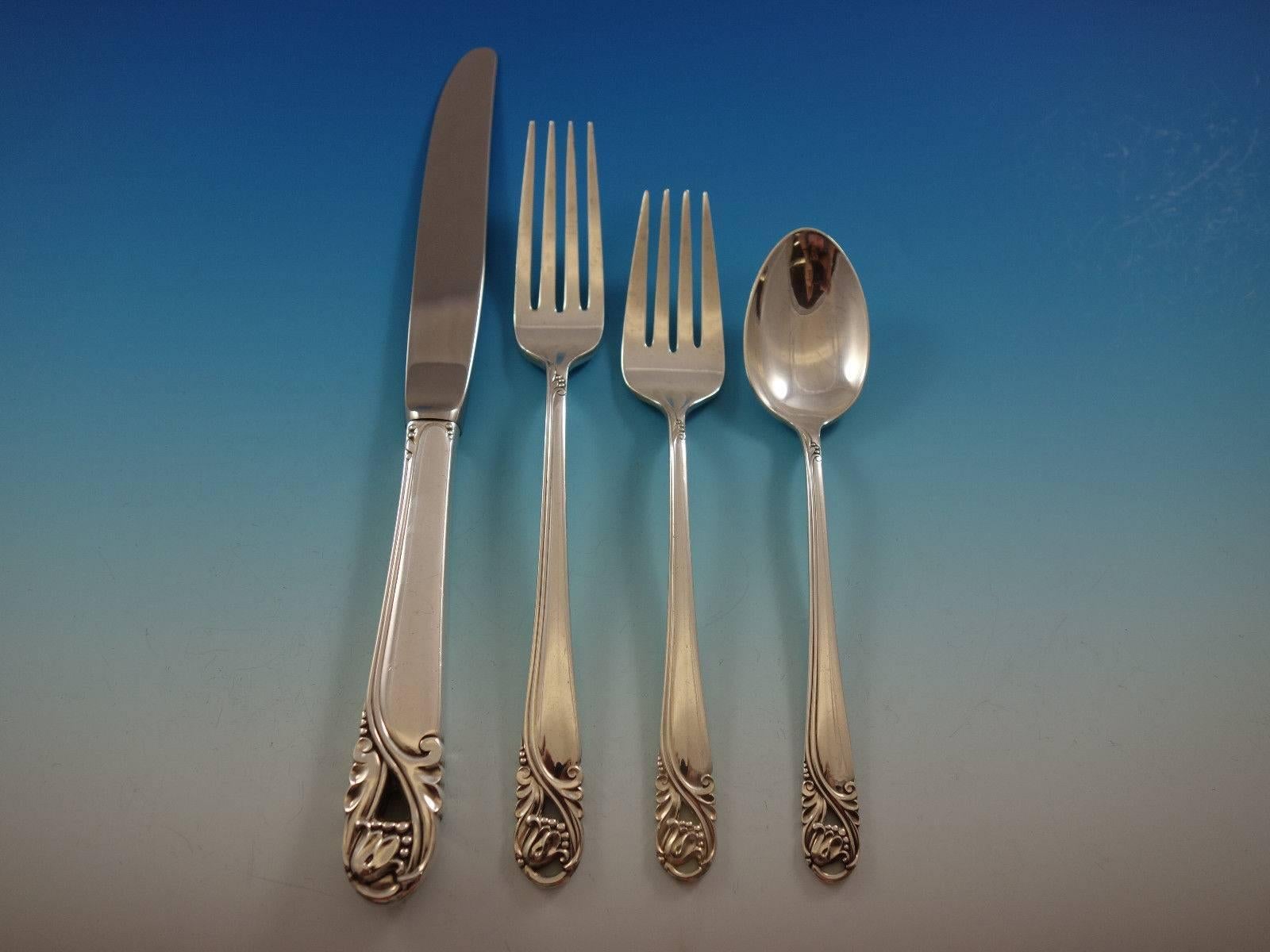 Massive sterling silver service for 96 in the pattern spring glory by International - 623 pieces. This set includes: 

96 knives, 9 1/4