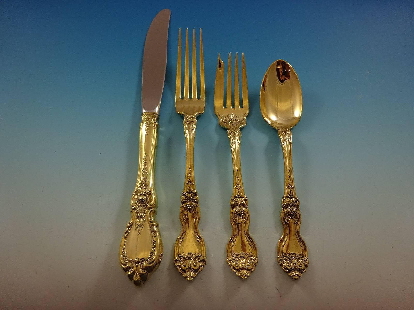 La Reine Vermeil (completely gold-washed) by Wallace sterling silver flatware set, 32 pieces. This set includes: 

Eight knives, 9